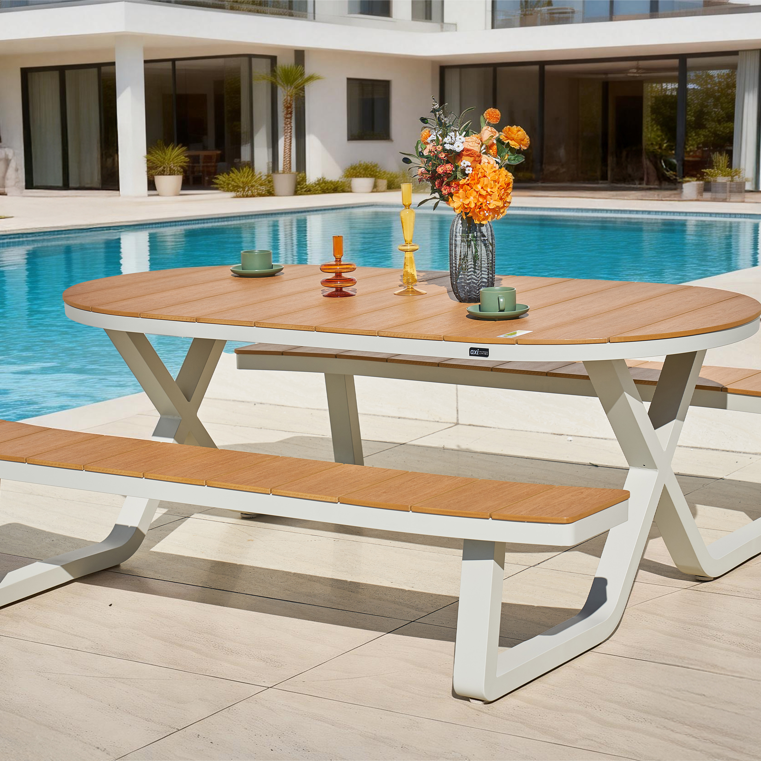 AXI Jax Picnic Table with 2 benches Oval – Sandy Beige/Teak-look Polywood