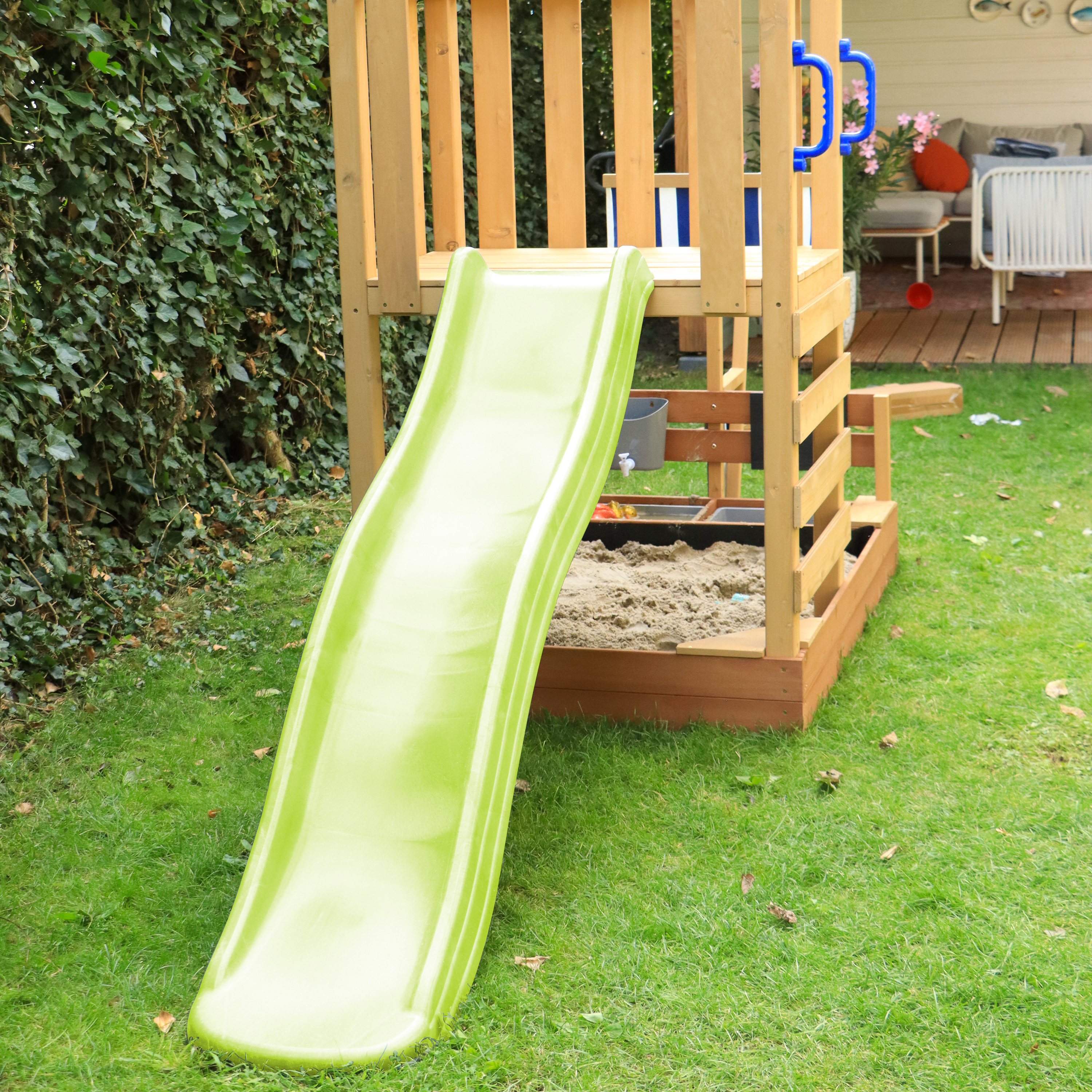 AXI Vicky Climbing Frame with Sandbox. Play Kitchen & Chalkboard – Lime Green Slide