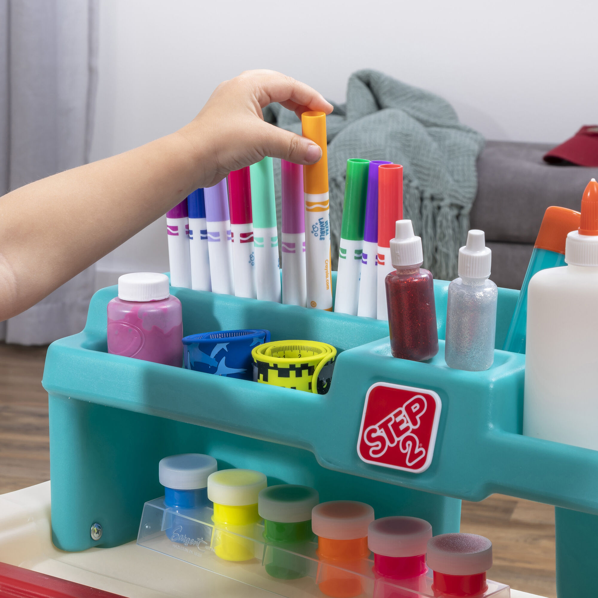 Step2 Flip & Doodle Easel Desk With Stool