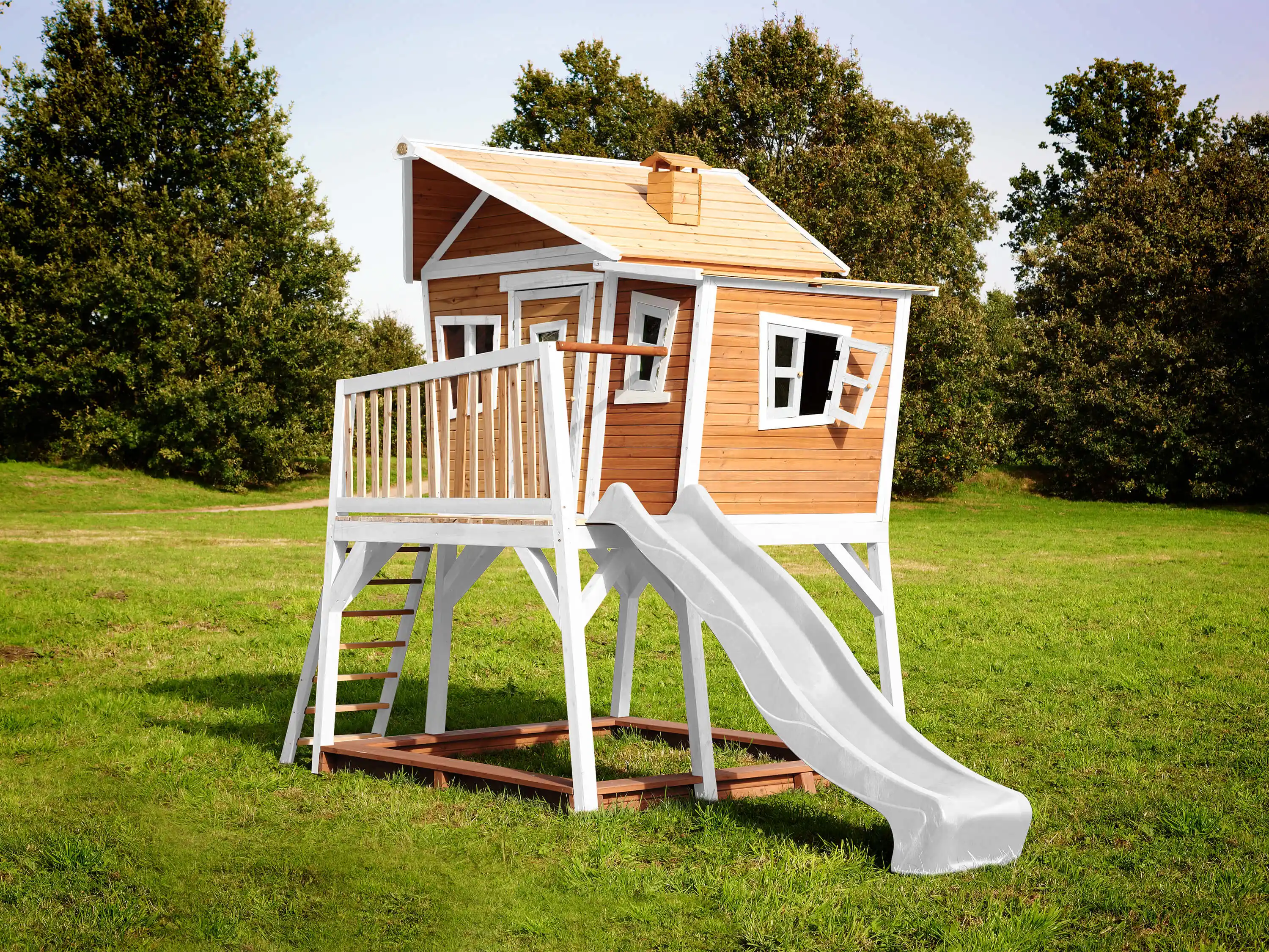 AXI Max Playhouse Brown/White - White Slide