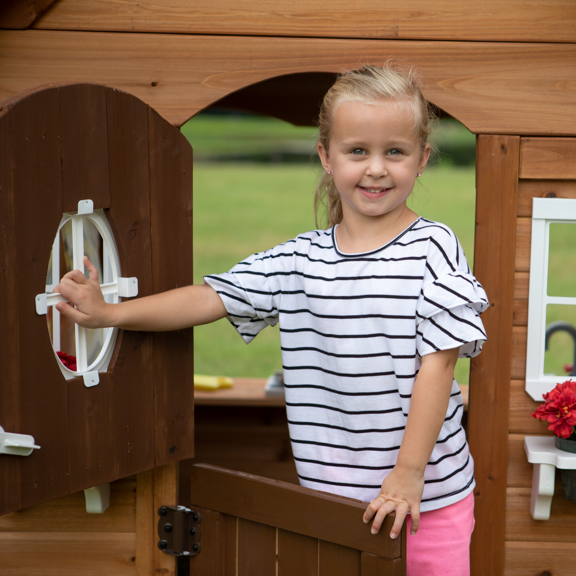 Backyard Discovery Aspen Playhouse