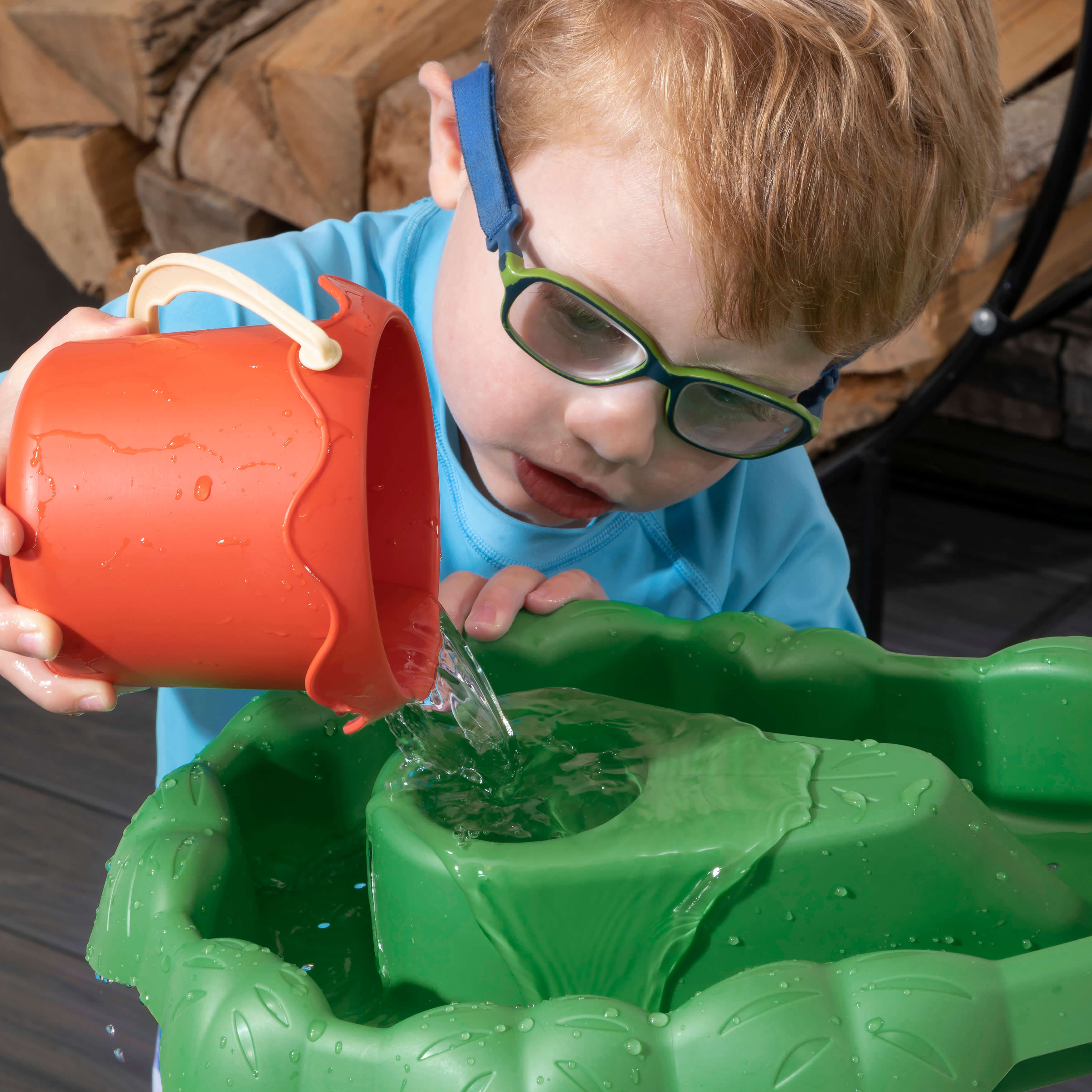 Step2 Dino Showers Water Table