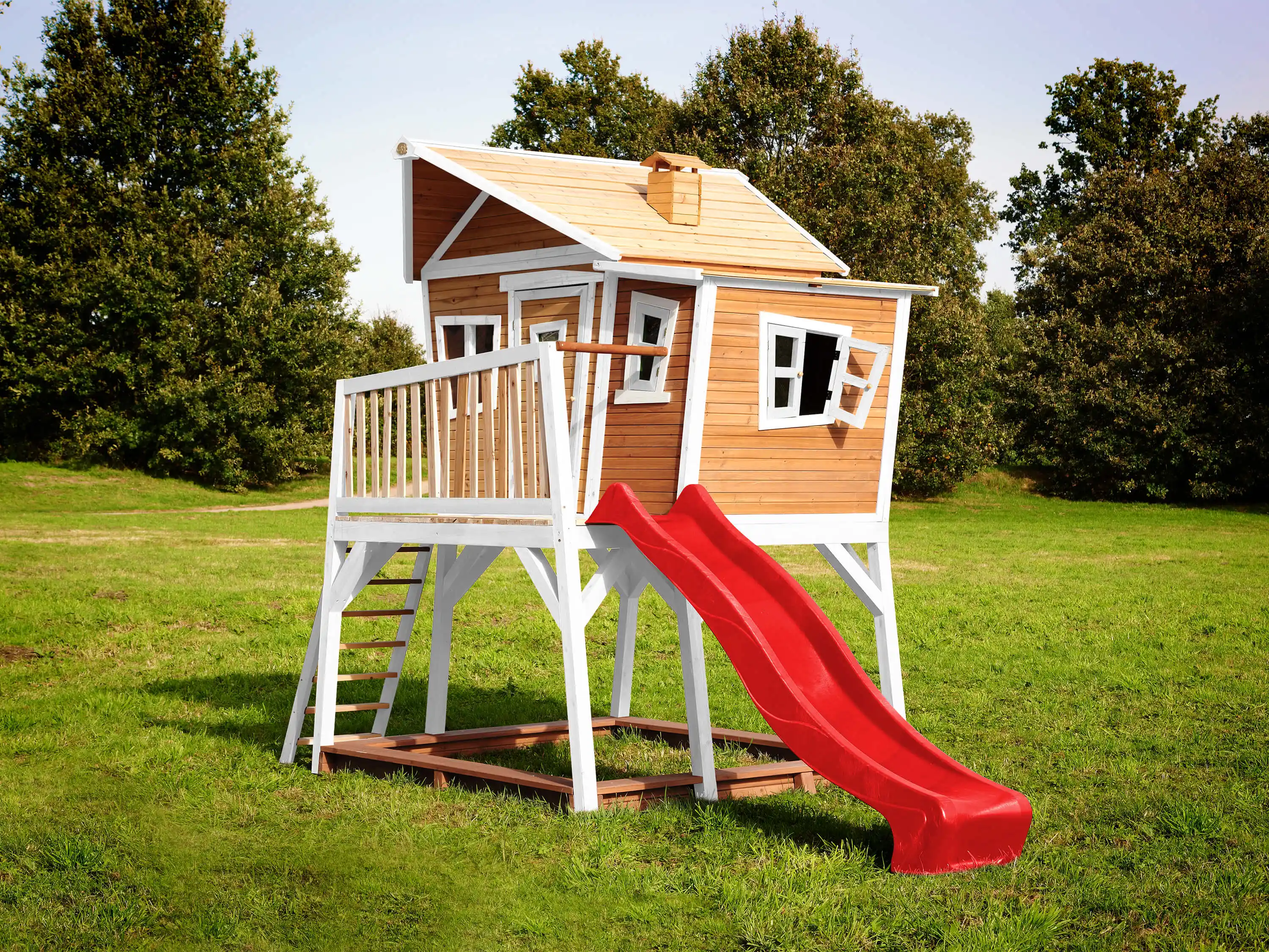 AXI Max Playhouse Brown/White - Red Slide