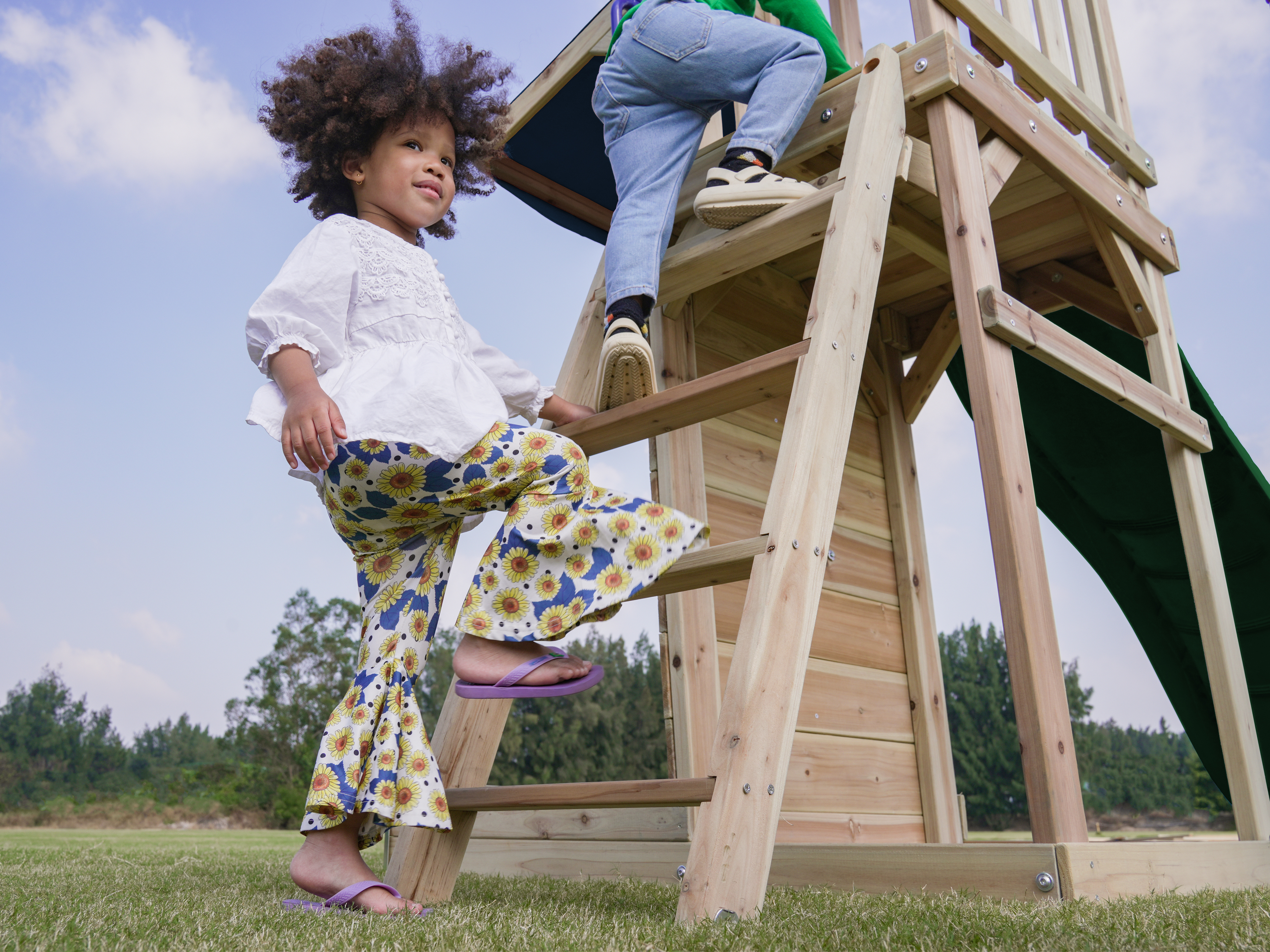 AXI Malik Climbing Frame with Double Swing Set - Green Slide