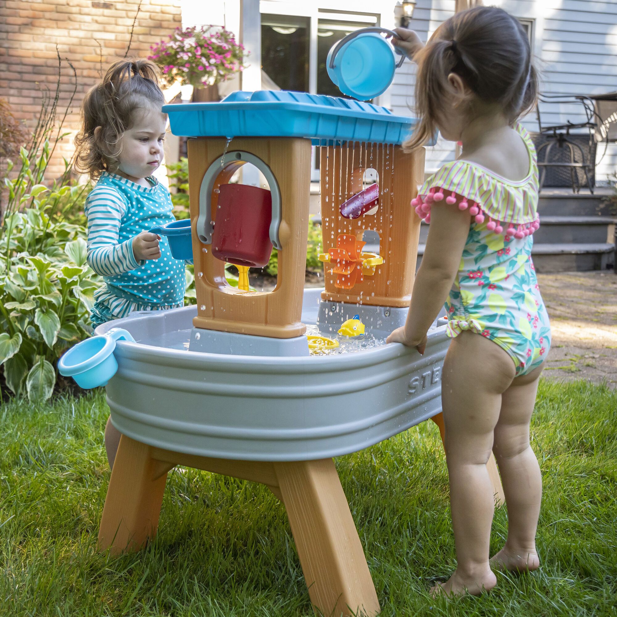 Step2 Rain Showers Splash Tub Water Table