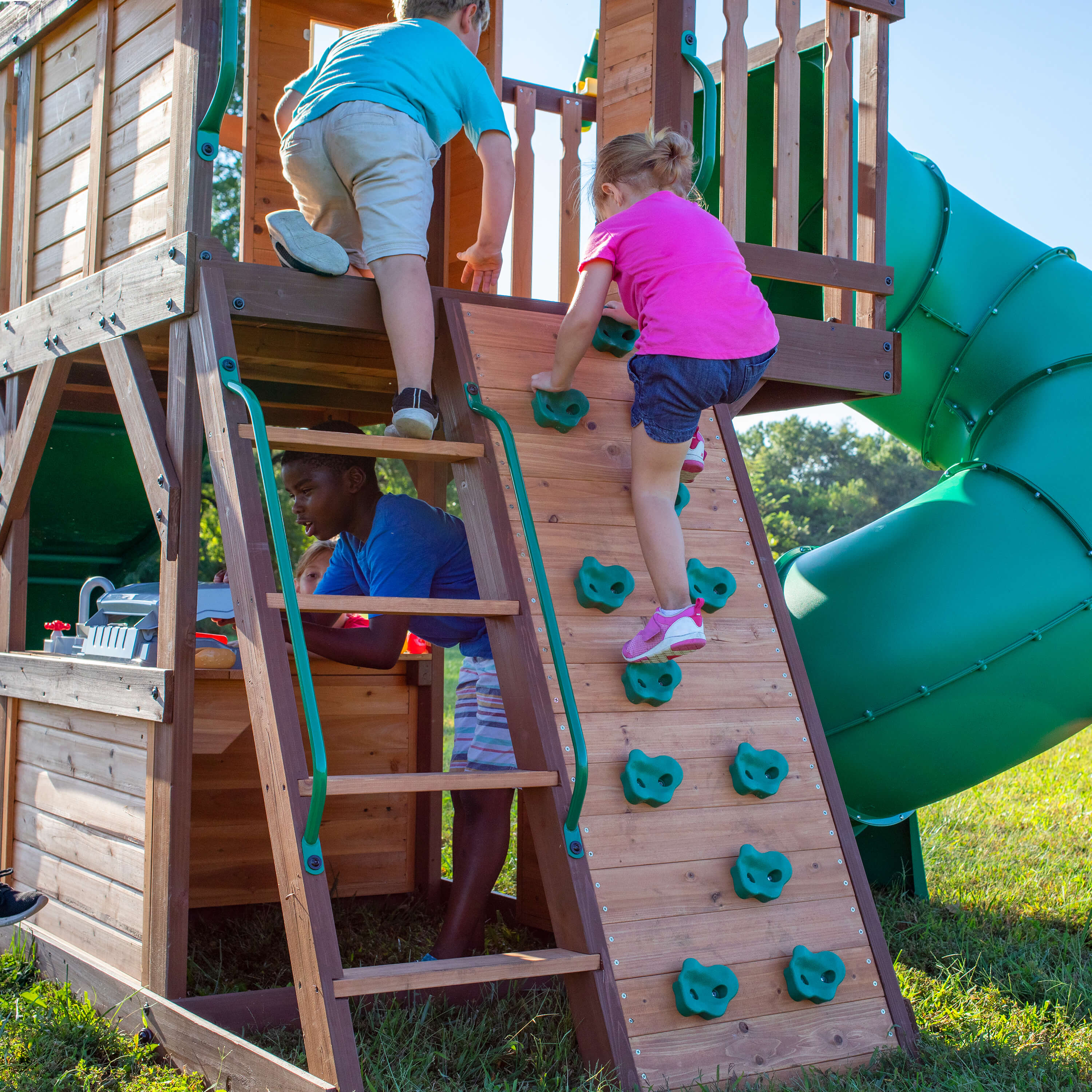 Backyard Discovery Cedar Cove Climbing Frame