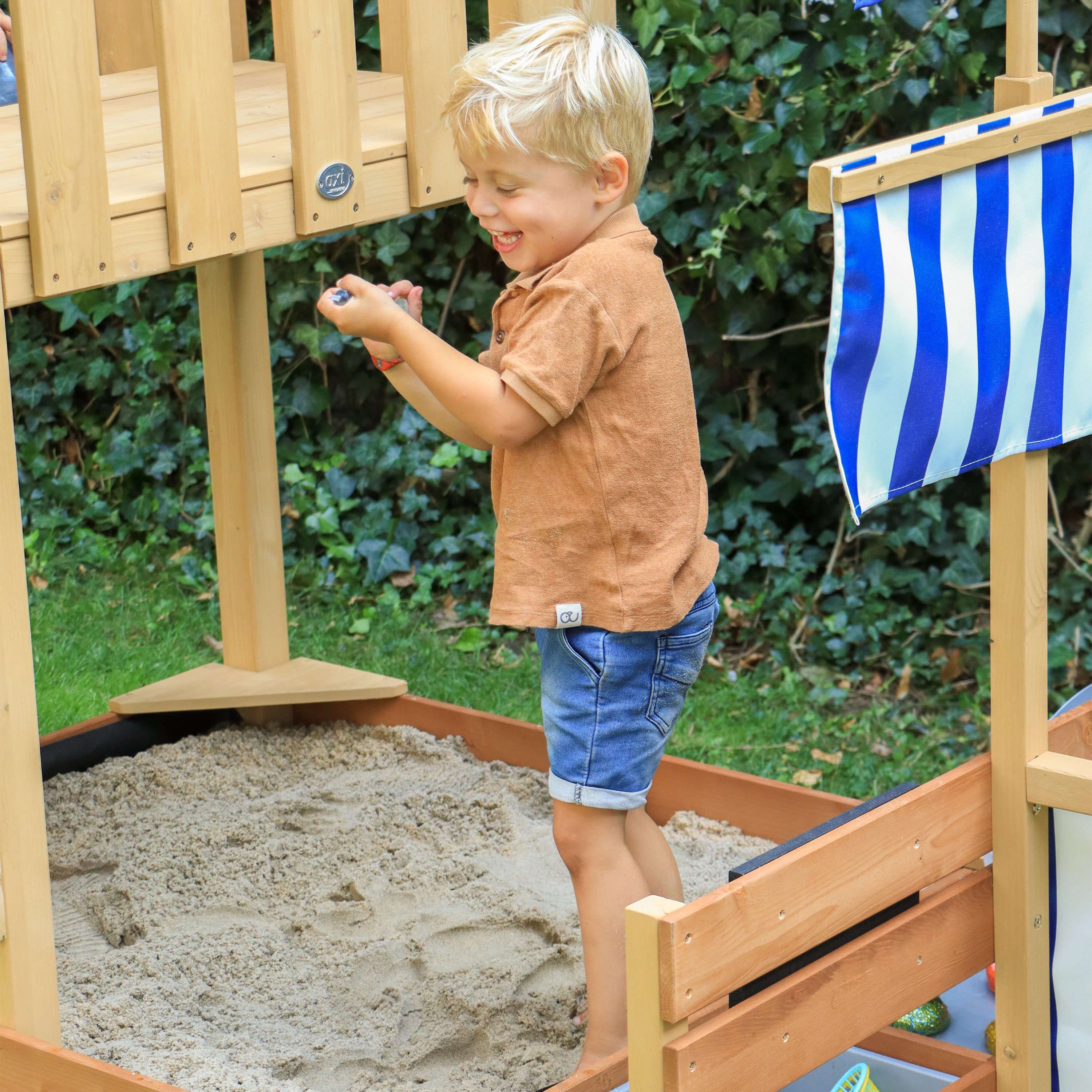 AXI Vicky Climbing Frame with Sandbox, Play Kitchen & Chalkboard – Grey Slide