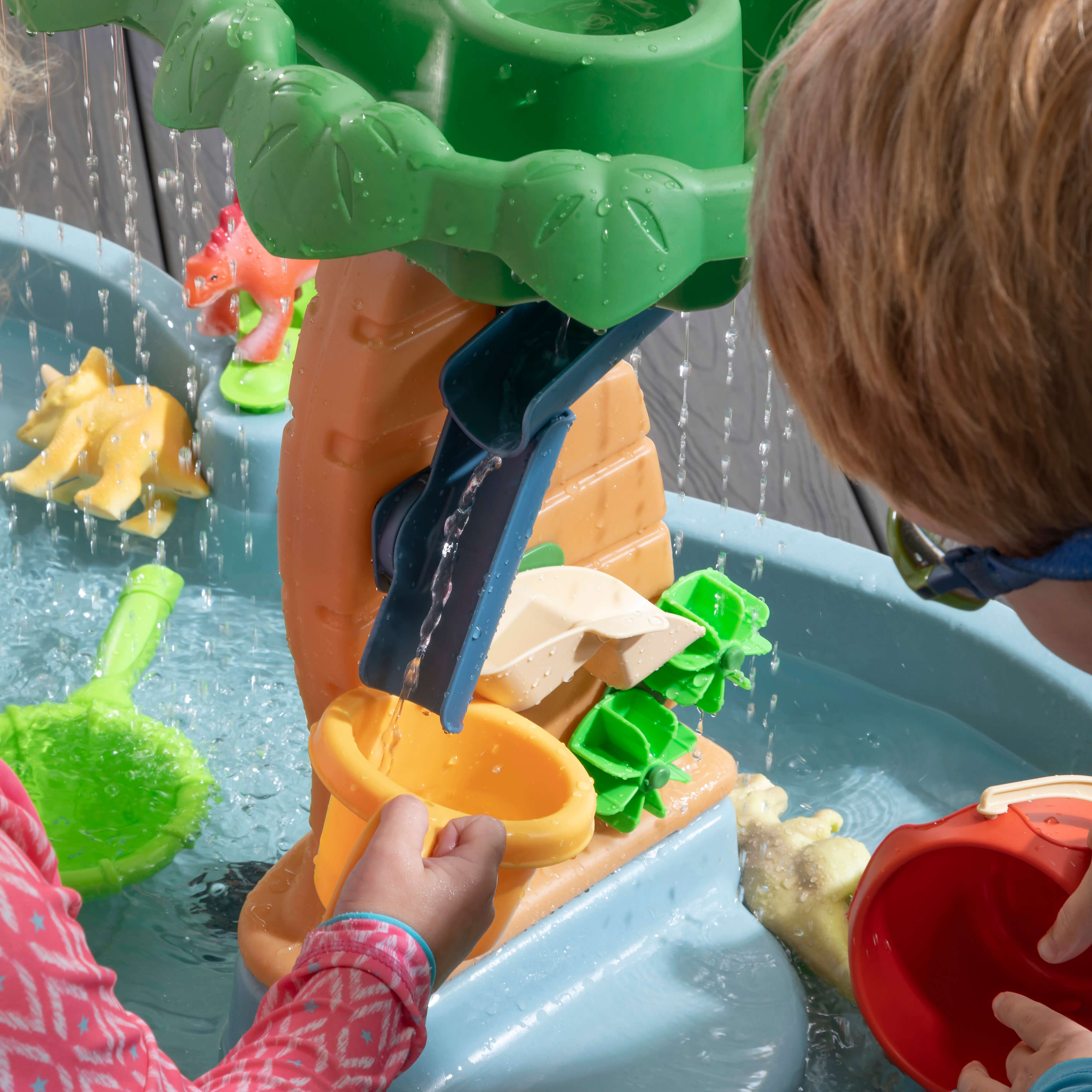 Step2 Dino Showers Water Table