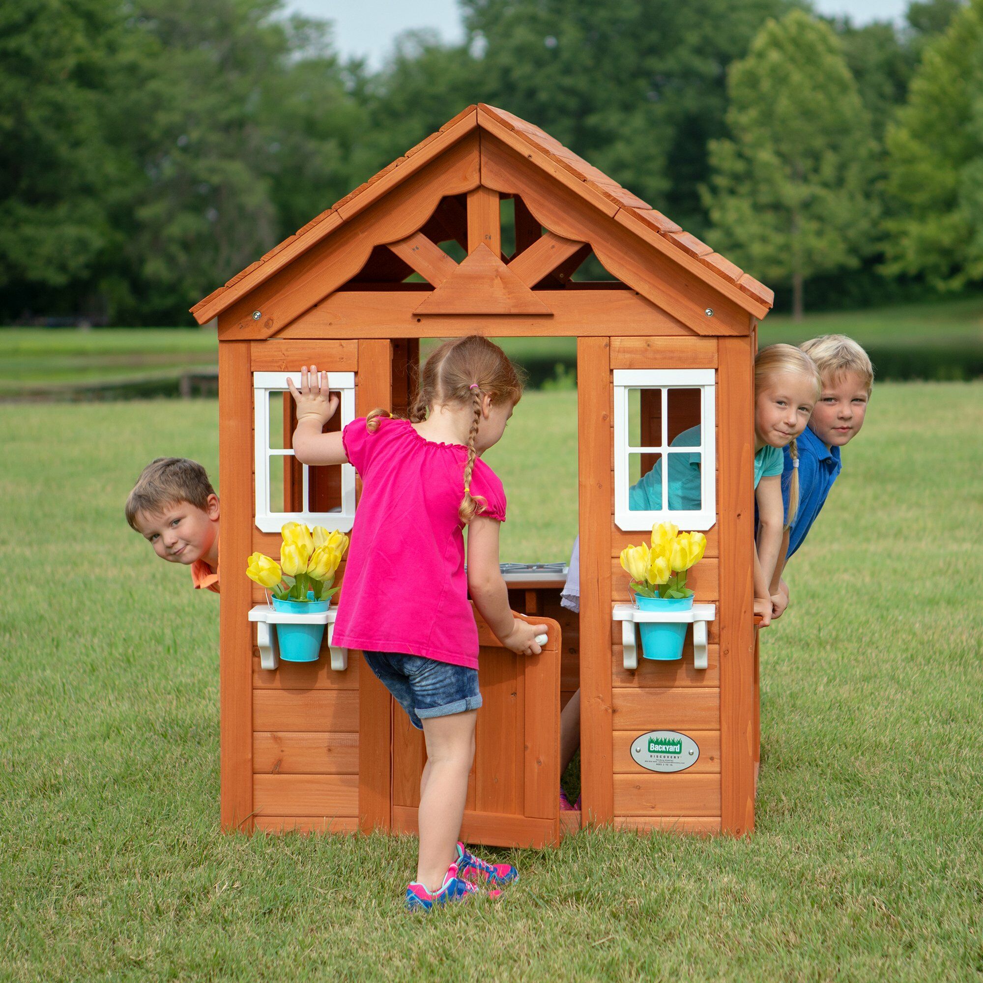 Backyard Discovery Timberlake Playhouse