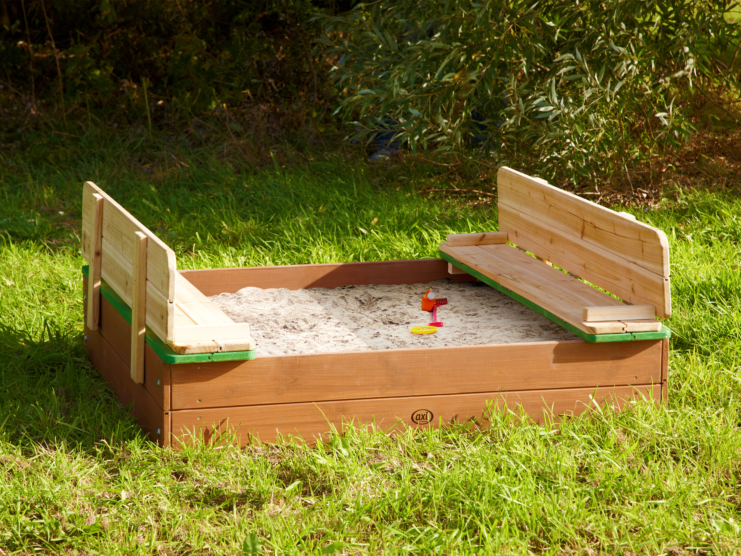 AXI Ella Sandbox with Benches - 100 x 95 cm - Brown/Green