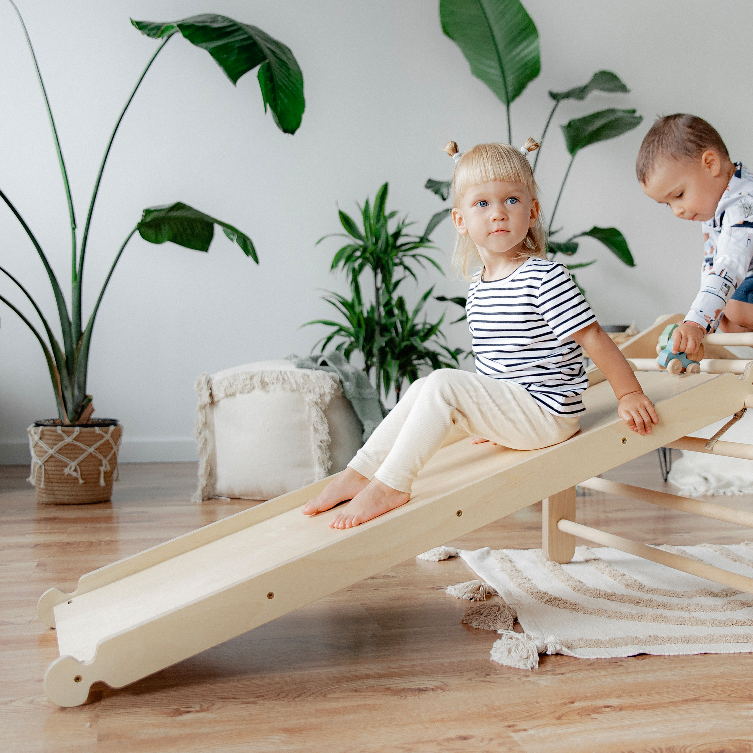 Ette Tete Mopitri modifiable Climbing Frame with ramp