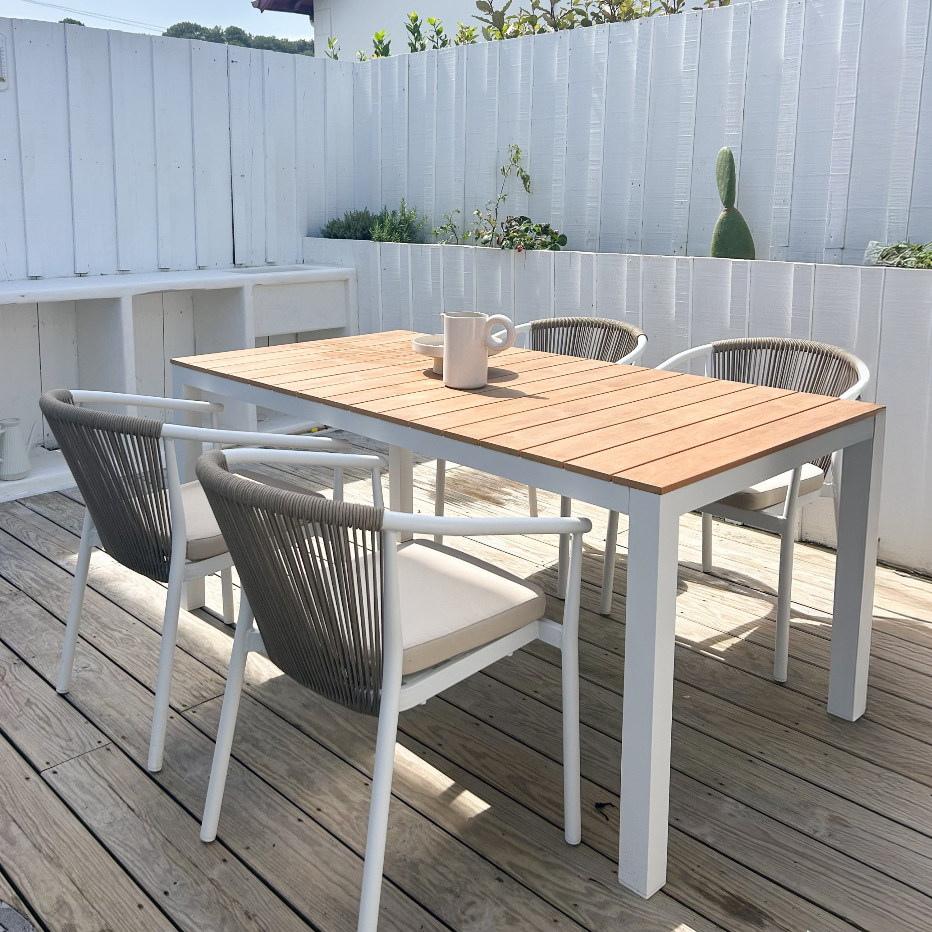AXI Suvi Garden Set with 4 Chairs White with Teak-look Polywood