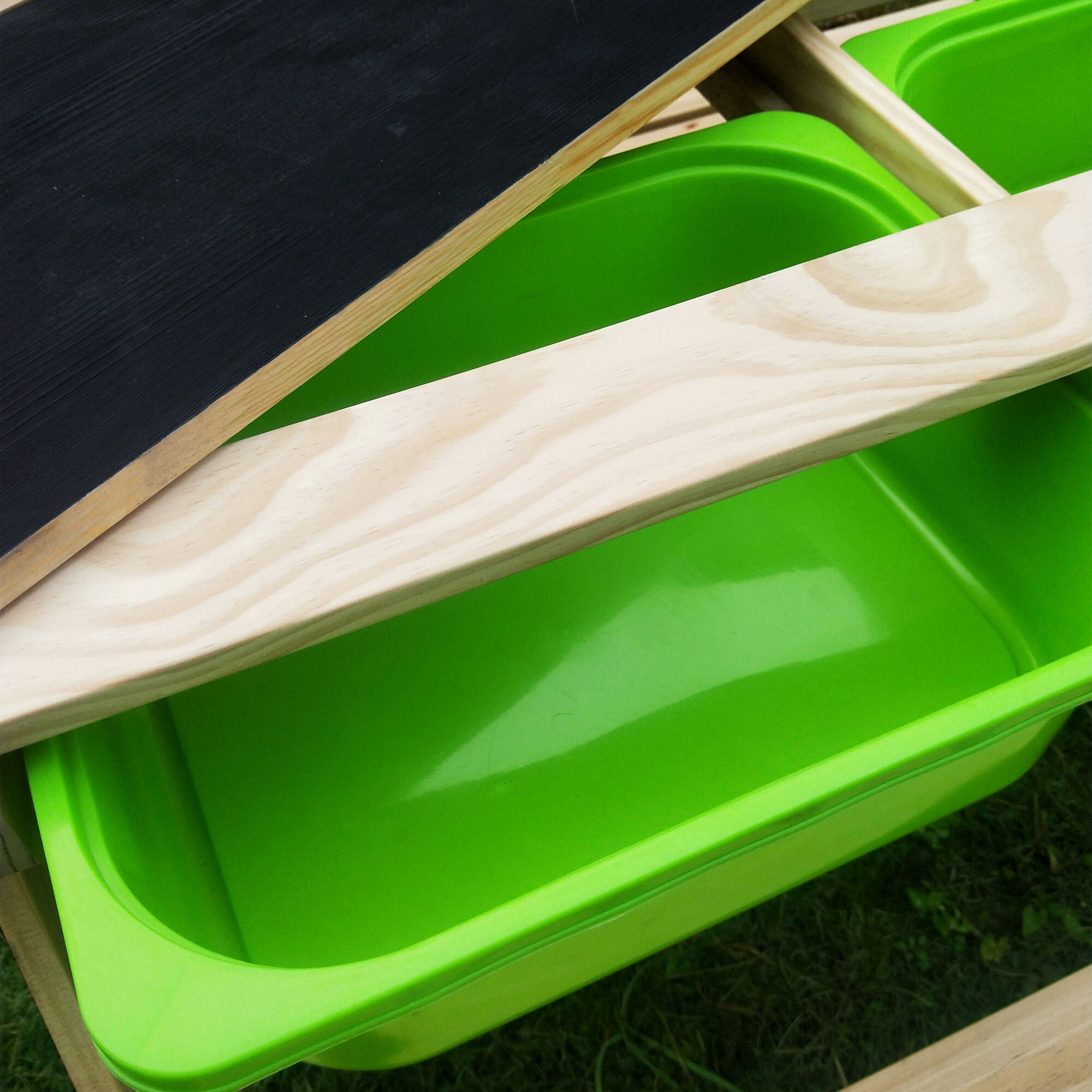 Sunny Dual Top 2.0 Sand & Water Picnic Table with Green Bins