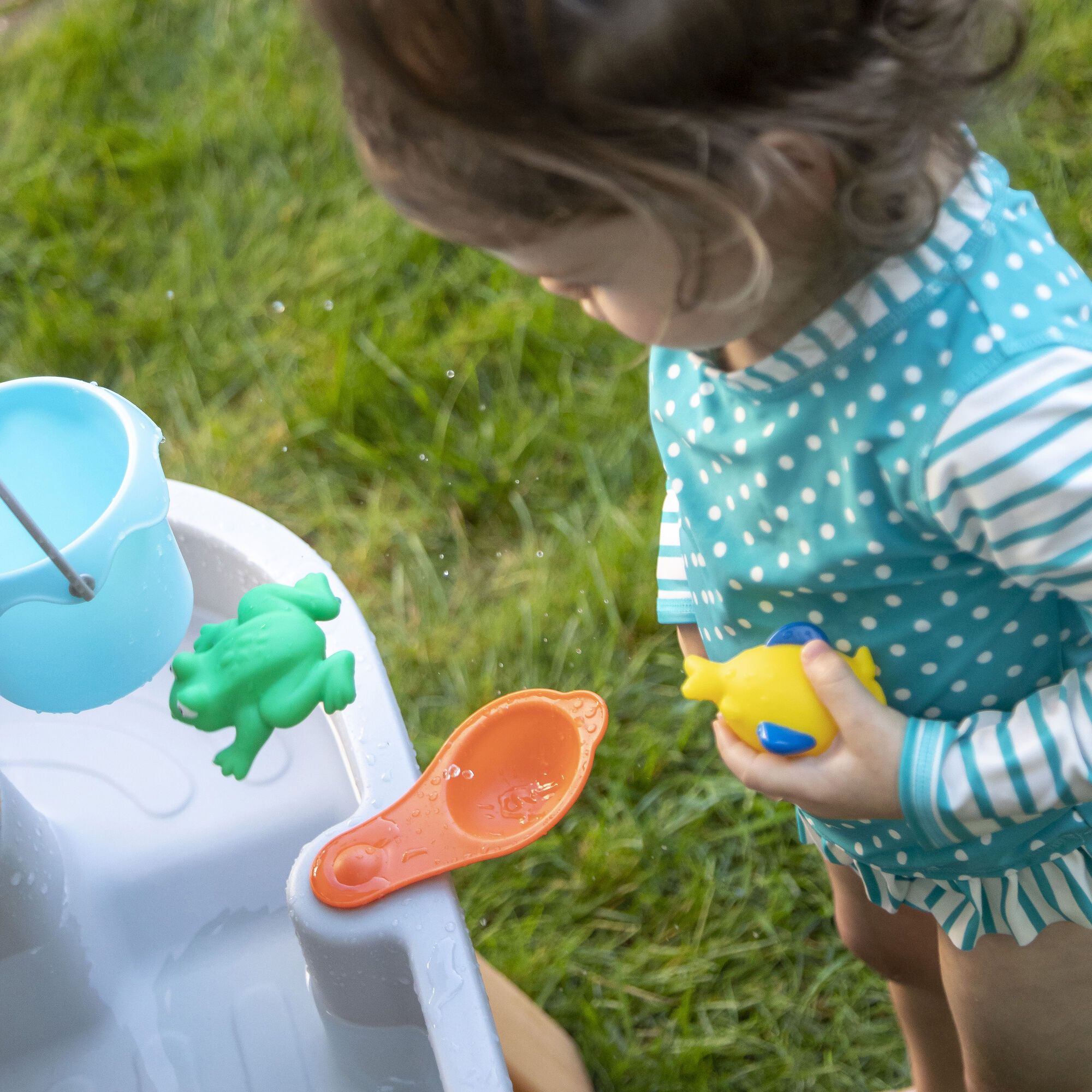 Step2 Rain Showers Splash Tub Water Table