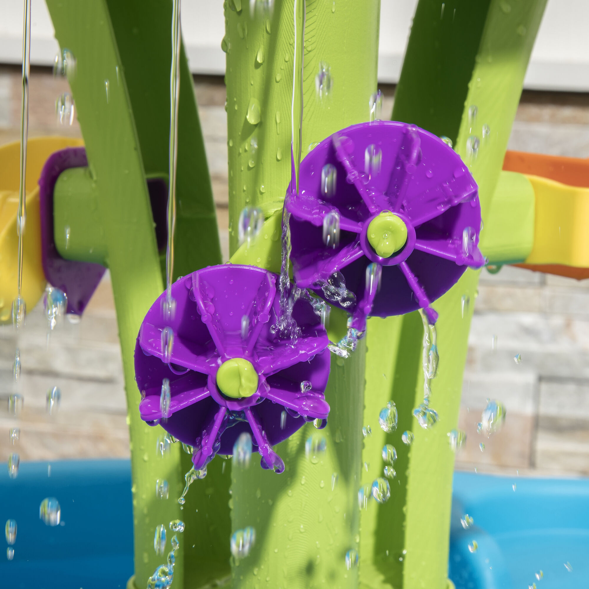 Step2 Summer Showers Splash Tower Water Table