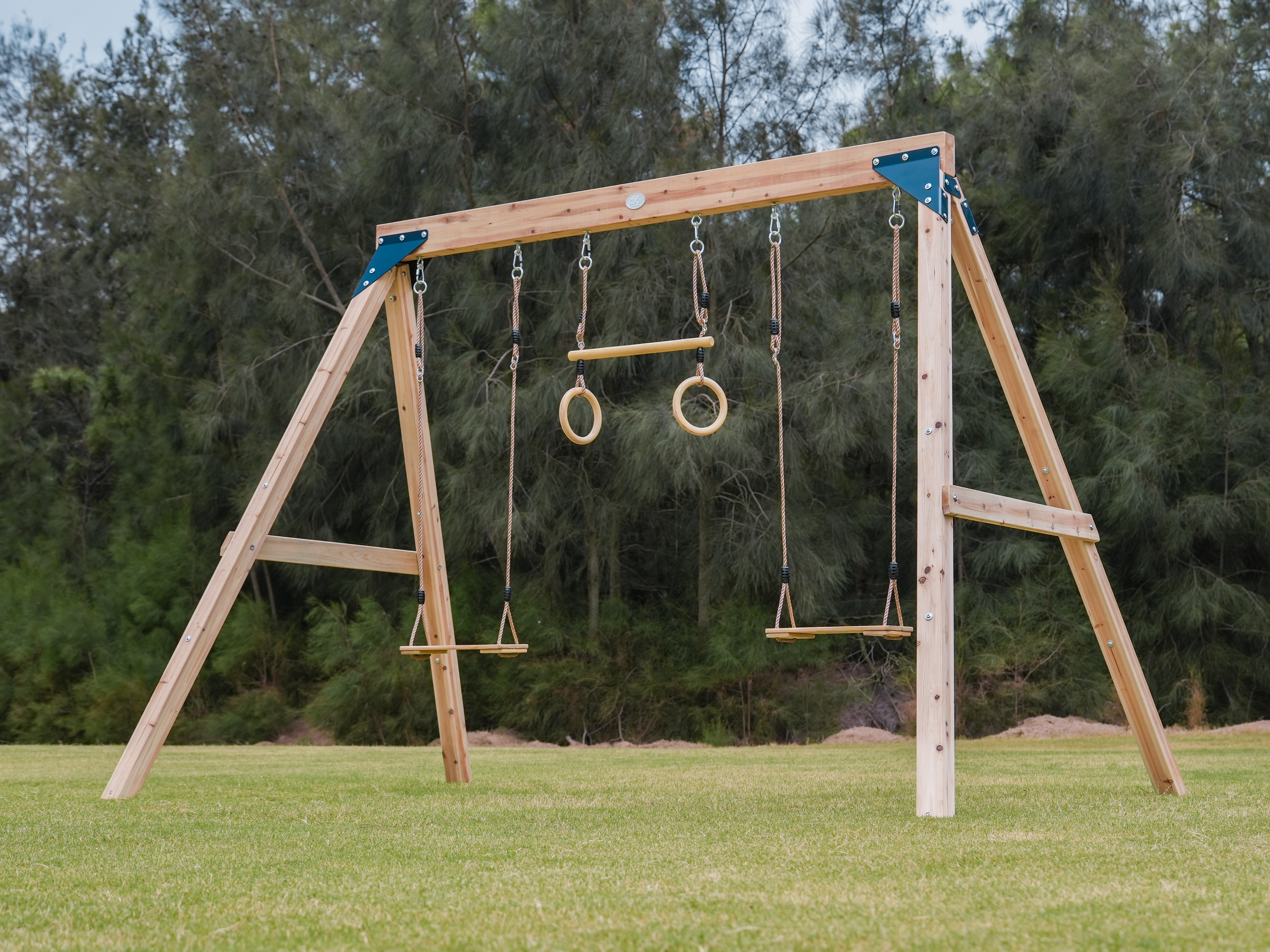 AXI Maya Double Swing Set with Trapeze