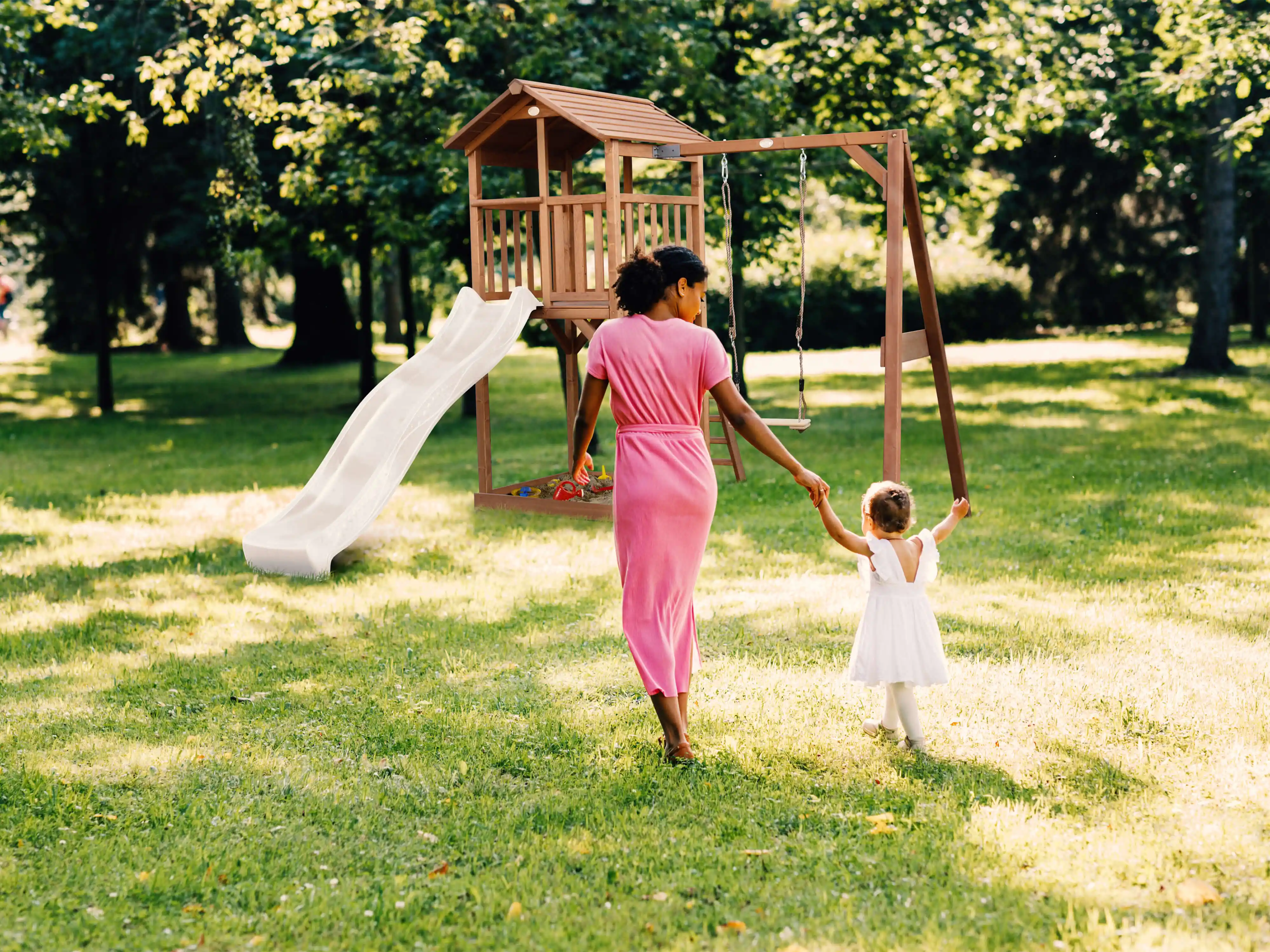 AXI Beach Tower with Single Swing Set Brown - White Slide