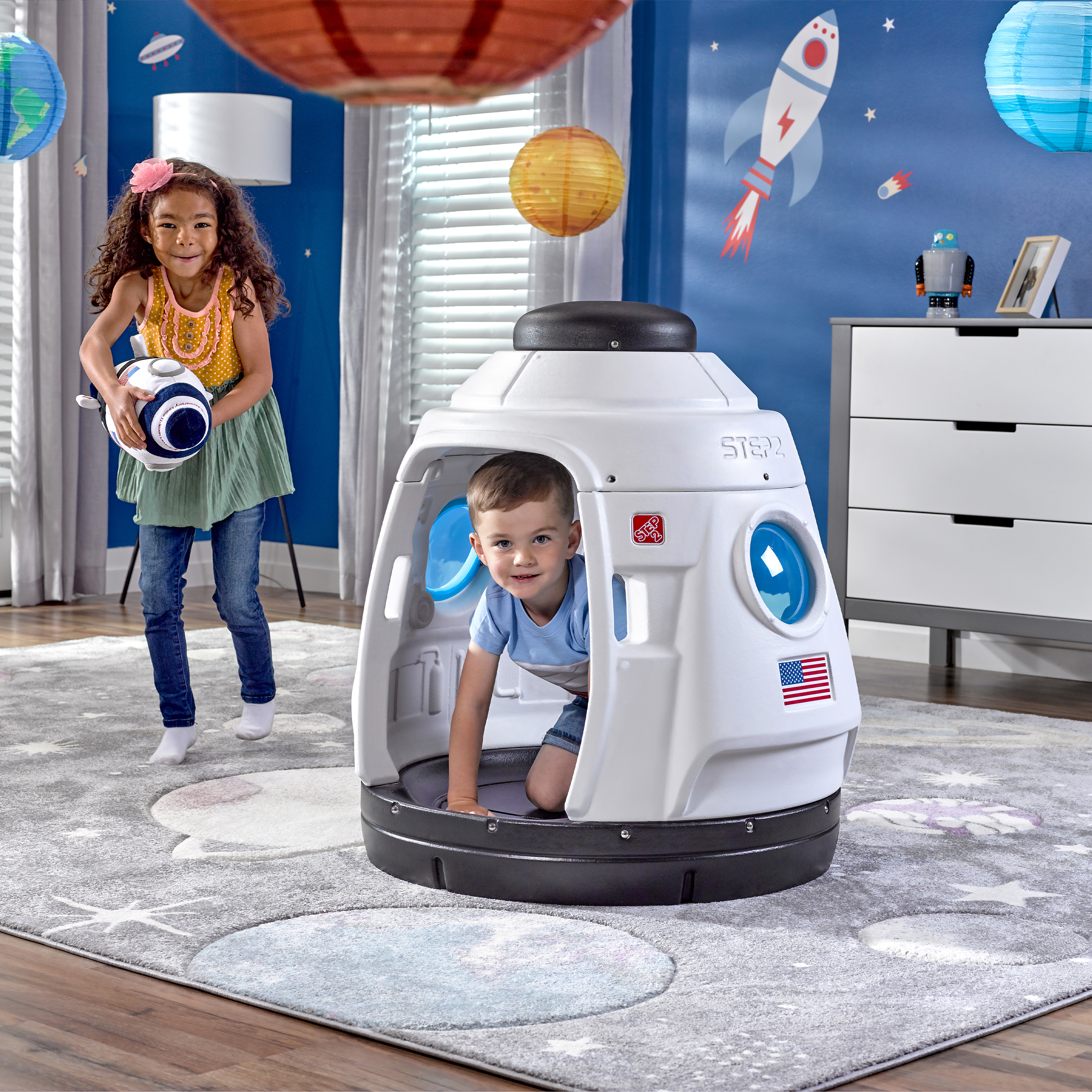 Step2 Space Capsule Swing