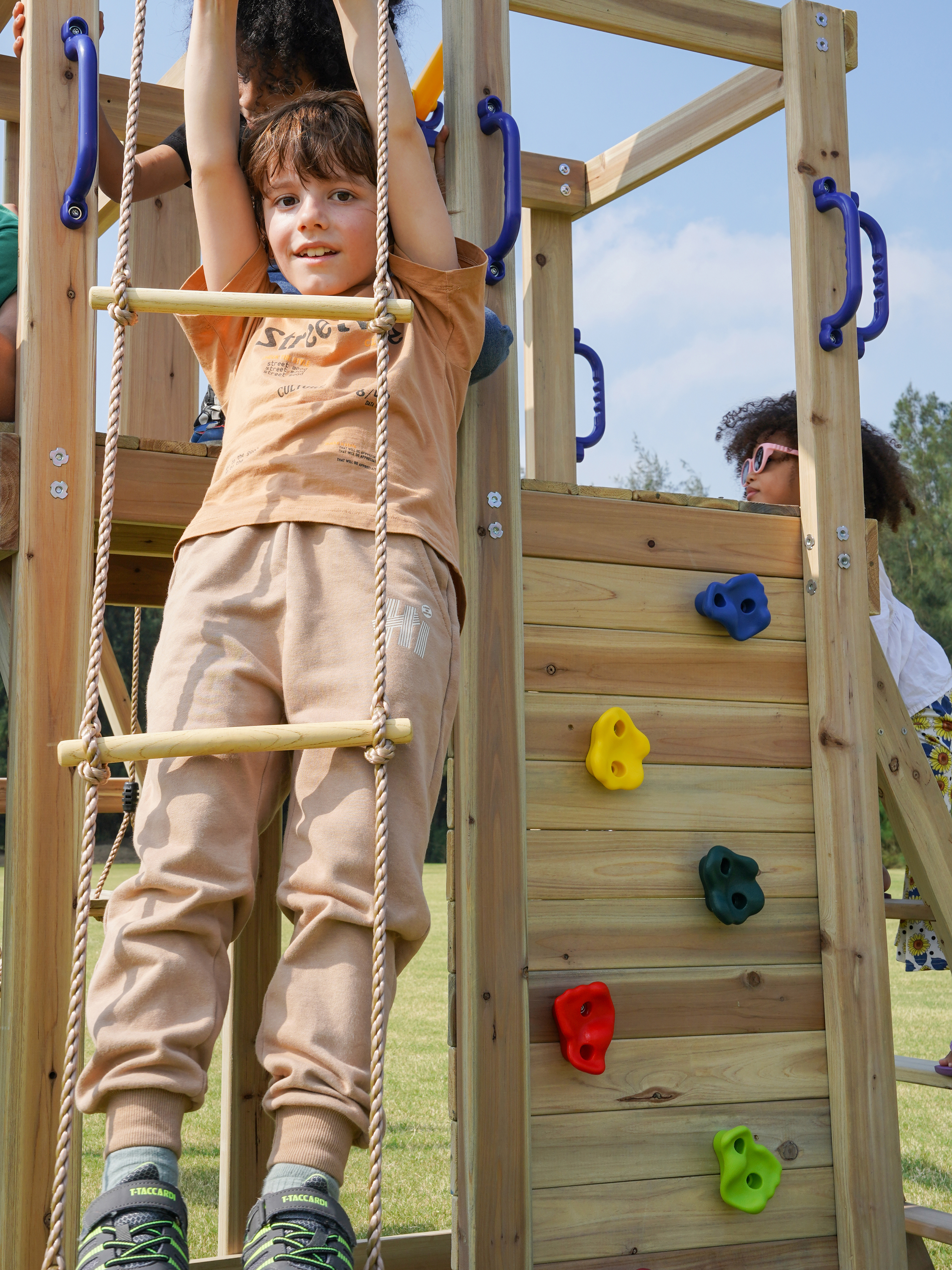 AXI Moos Climbing Frame with Double Swing Set - Red Slide