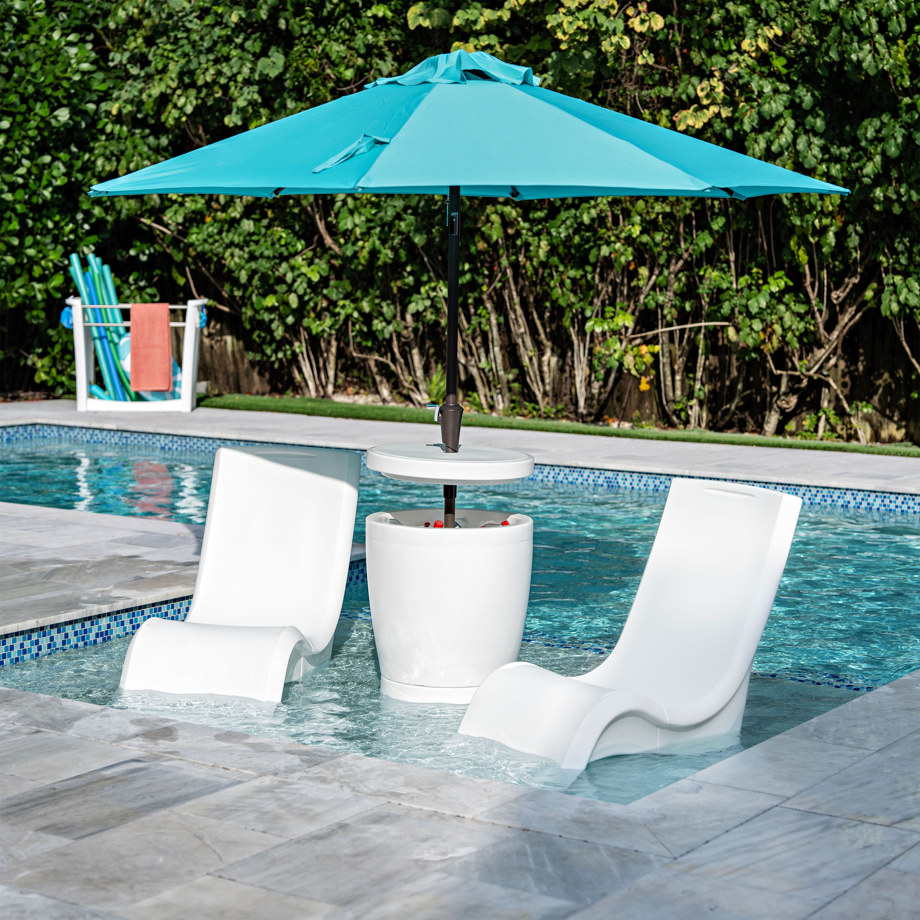 Step2 Vero Tall Pool Chair White