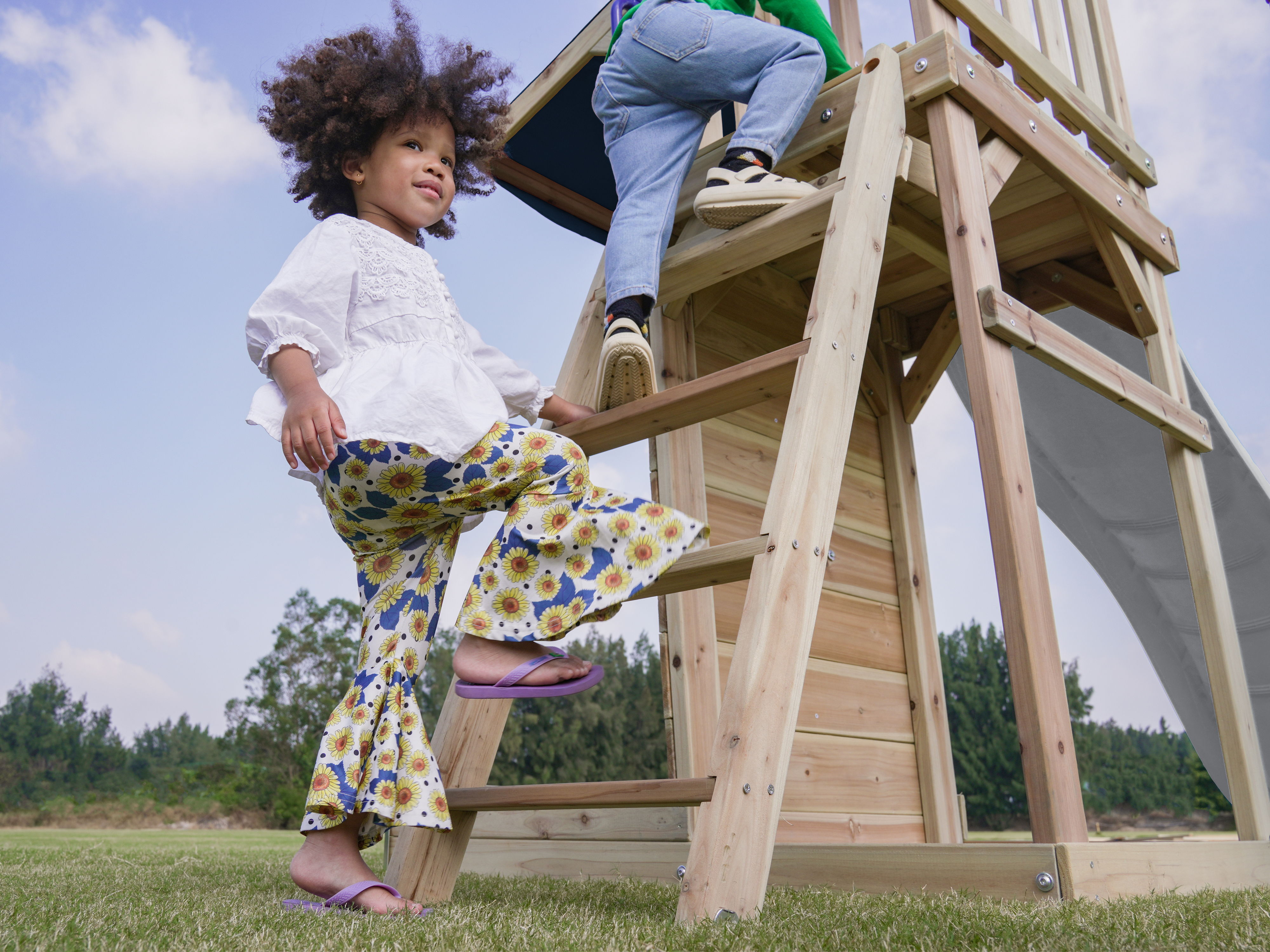 AXI Malik Climbing Frame with Double Swing Set - White Slide