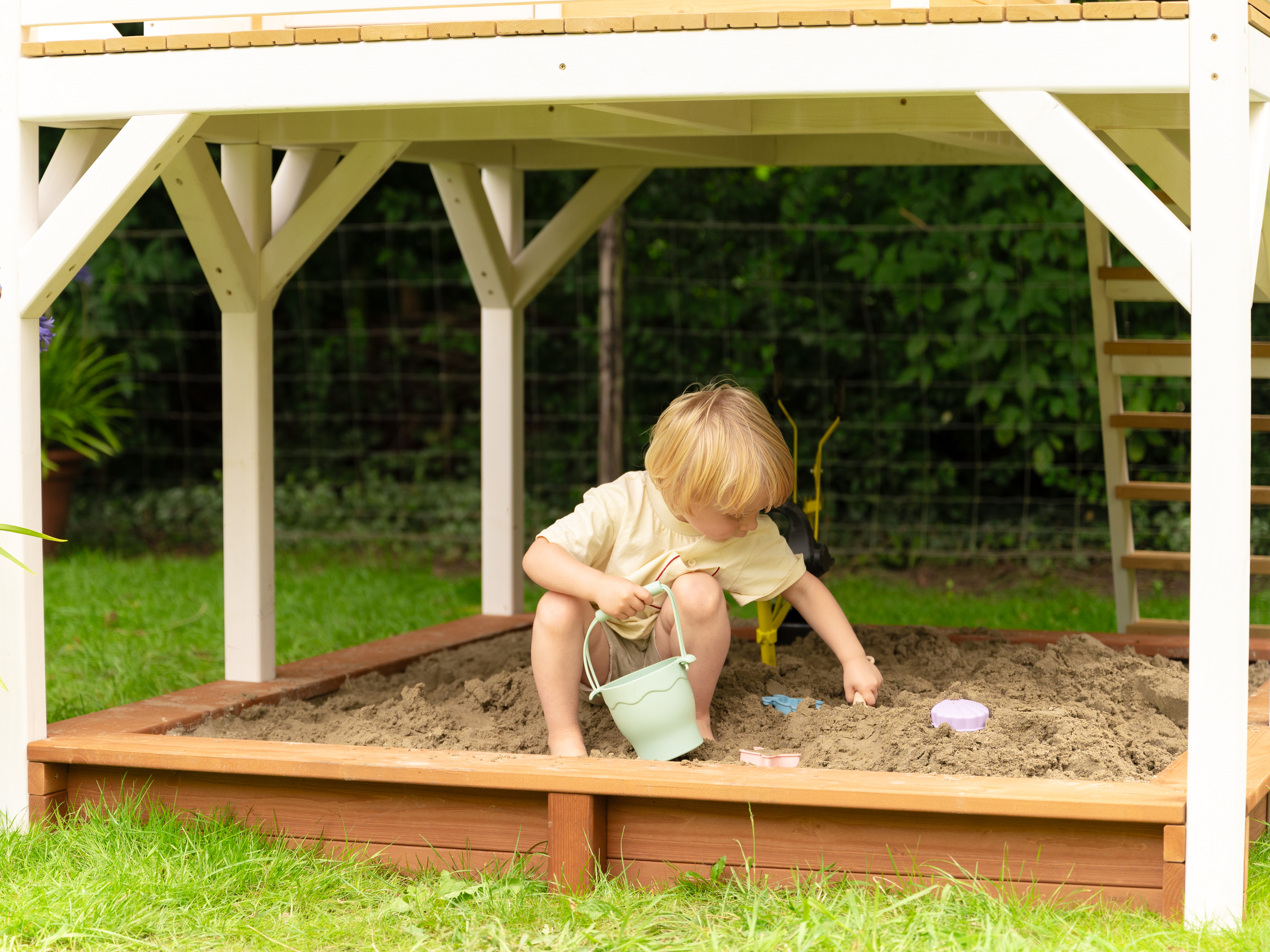 AXI Liam Playhouse with Roxy Nest Swing Set Brown/White - White Slide