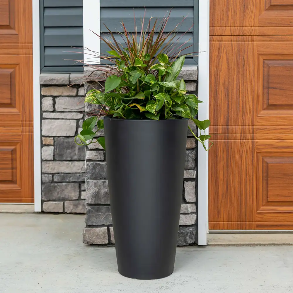 Step2 Tremont Round Flower Pot Large - Onyx Black