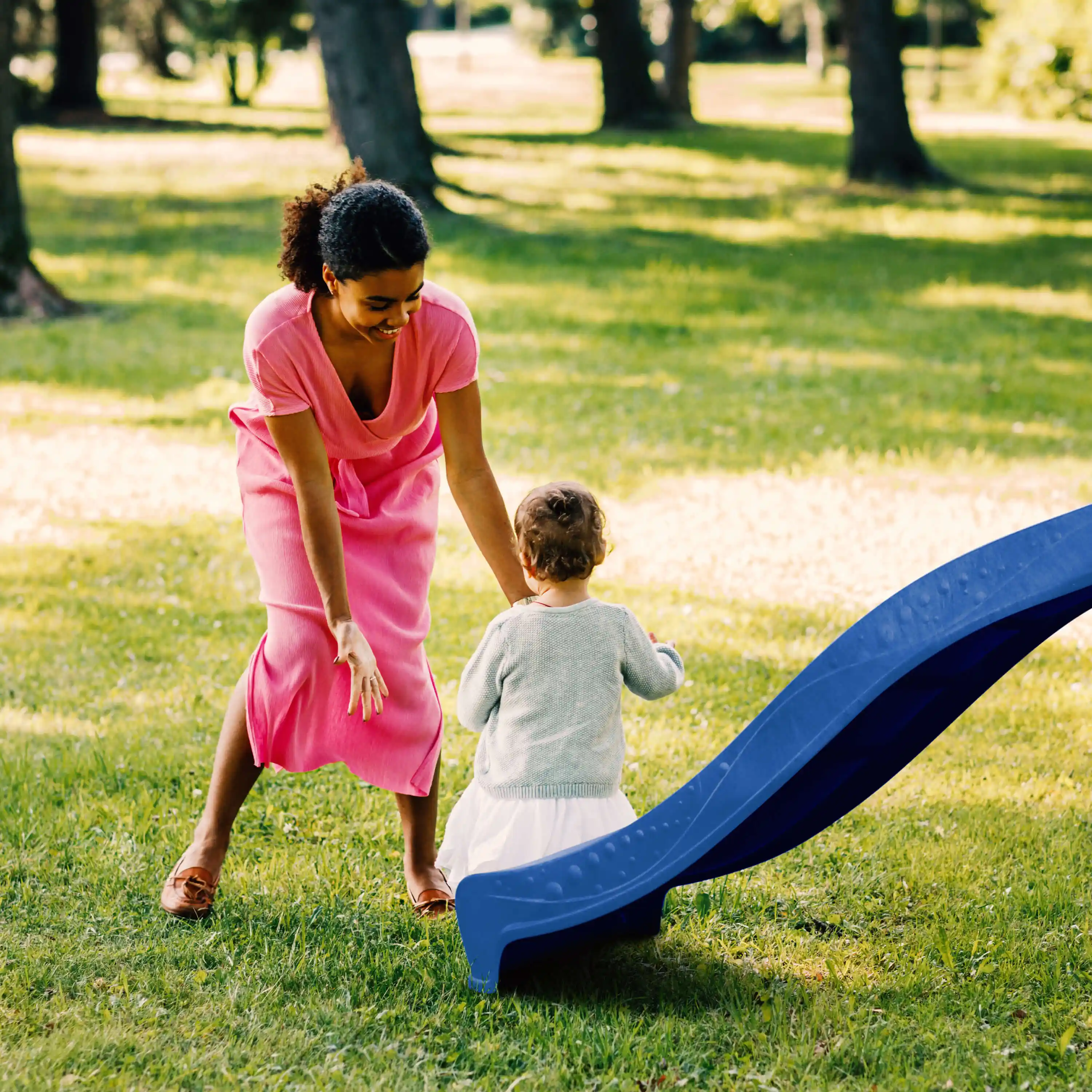 AXI Beach Tower with Roxy Nest Swing Set Brown - Blue Slide