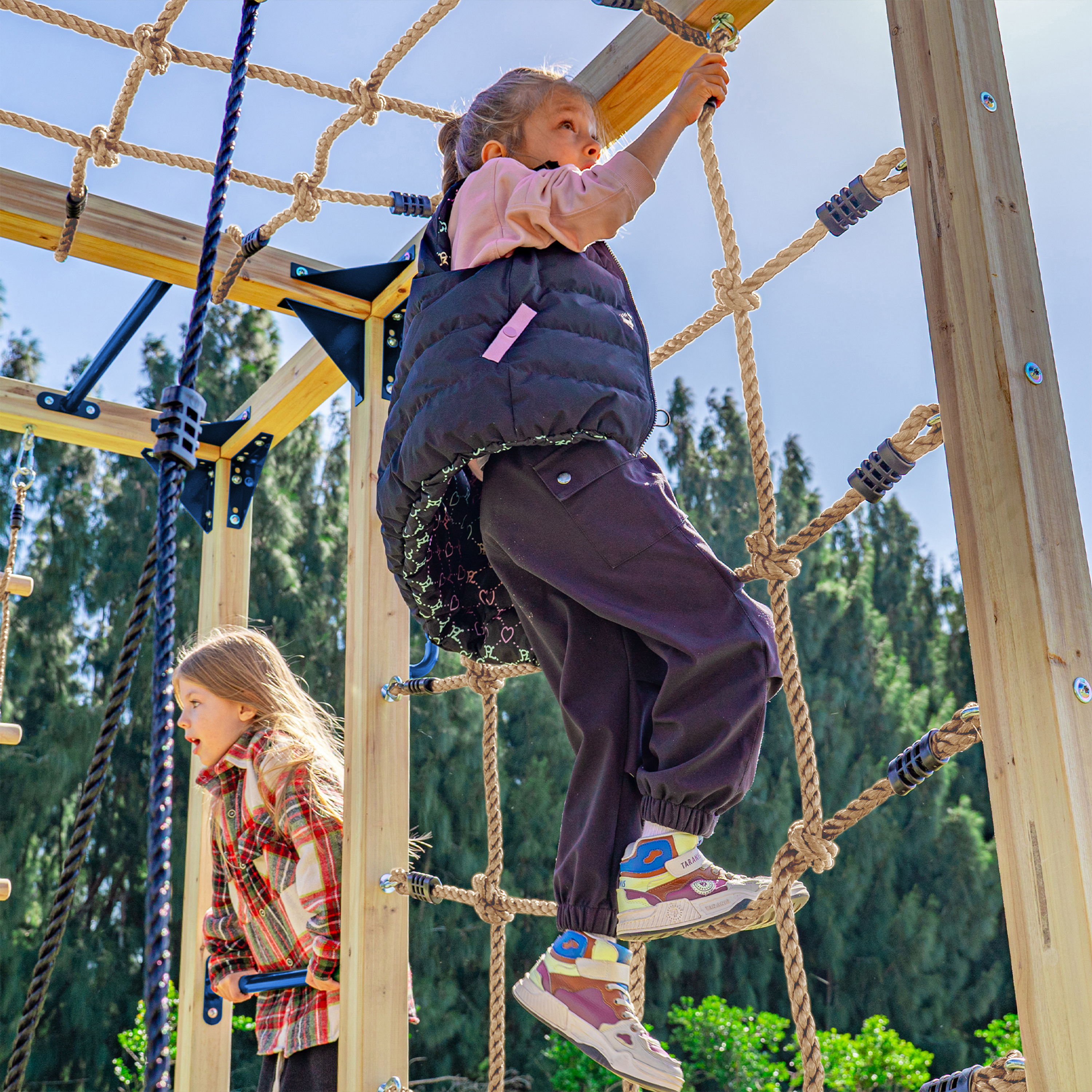 AXI Boris Wooden Playcentre with Swings. Trapeze. Climbing Nets and Monkey Bars – Grey Slide