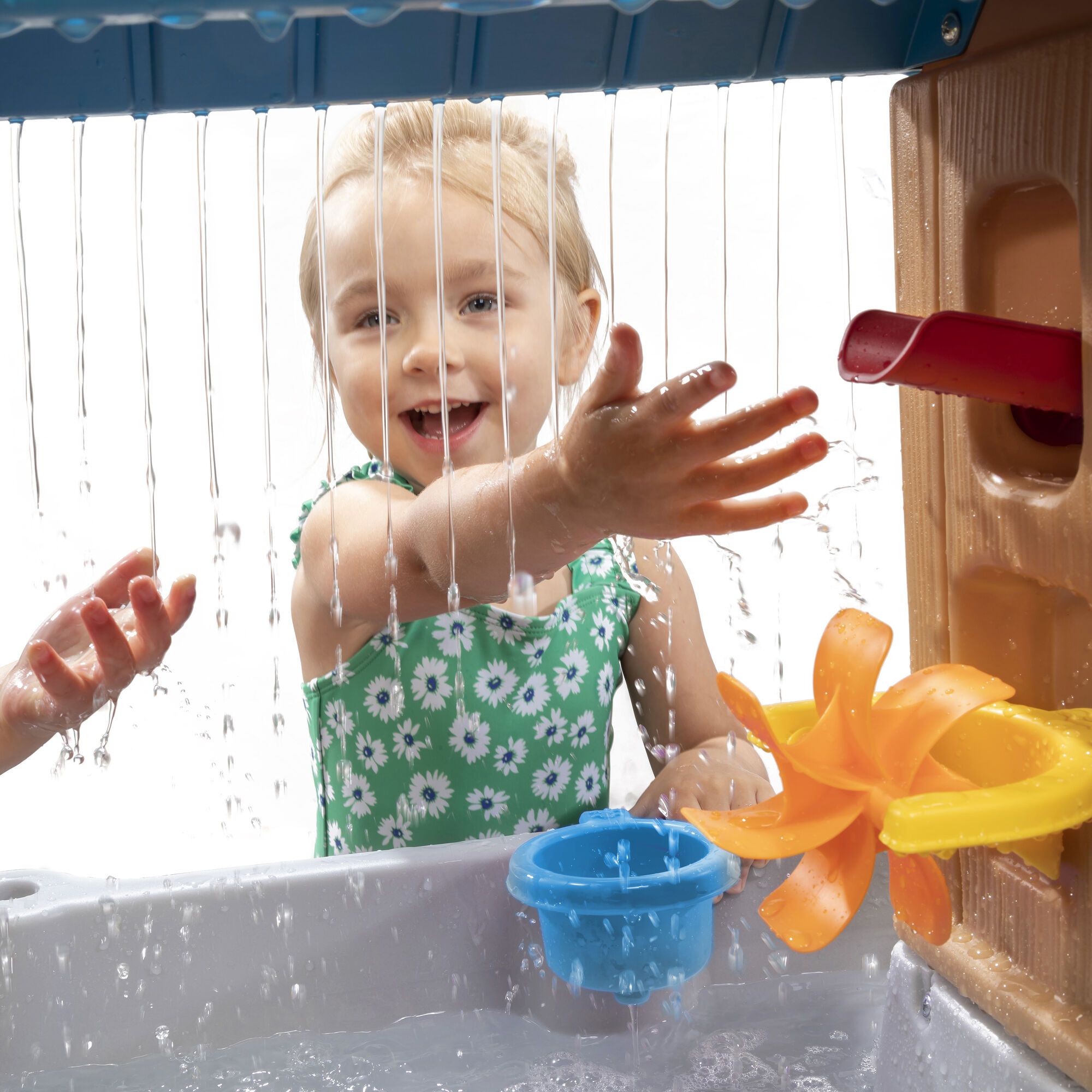 Step2 Rain Showers Splash Tub Water Table