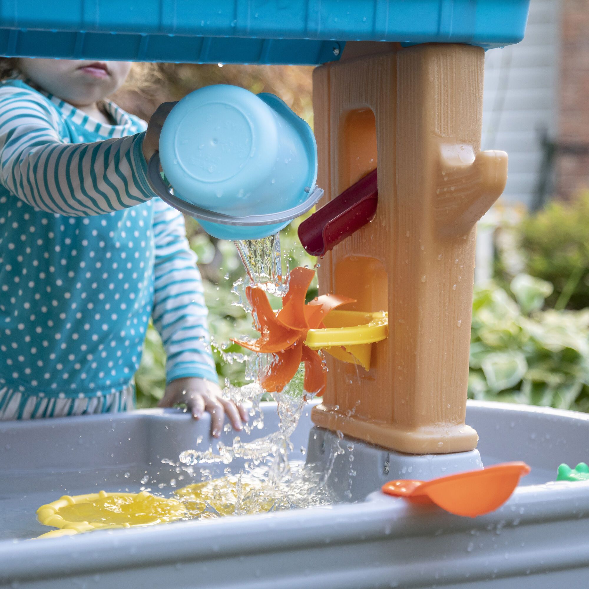 Step2 Rain Showers Splash Tub Water Table