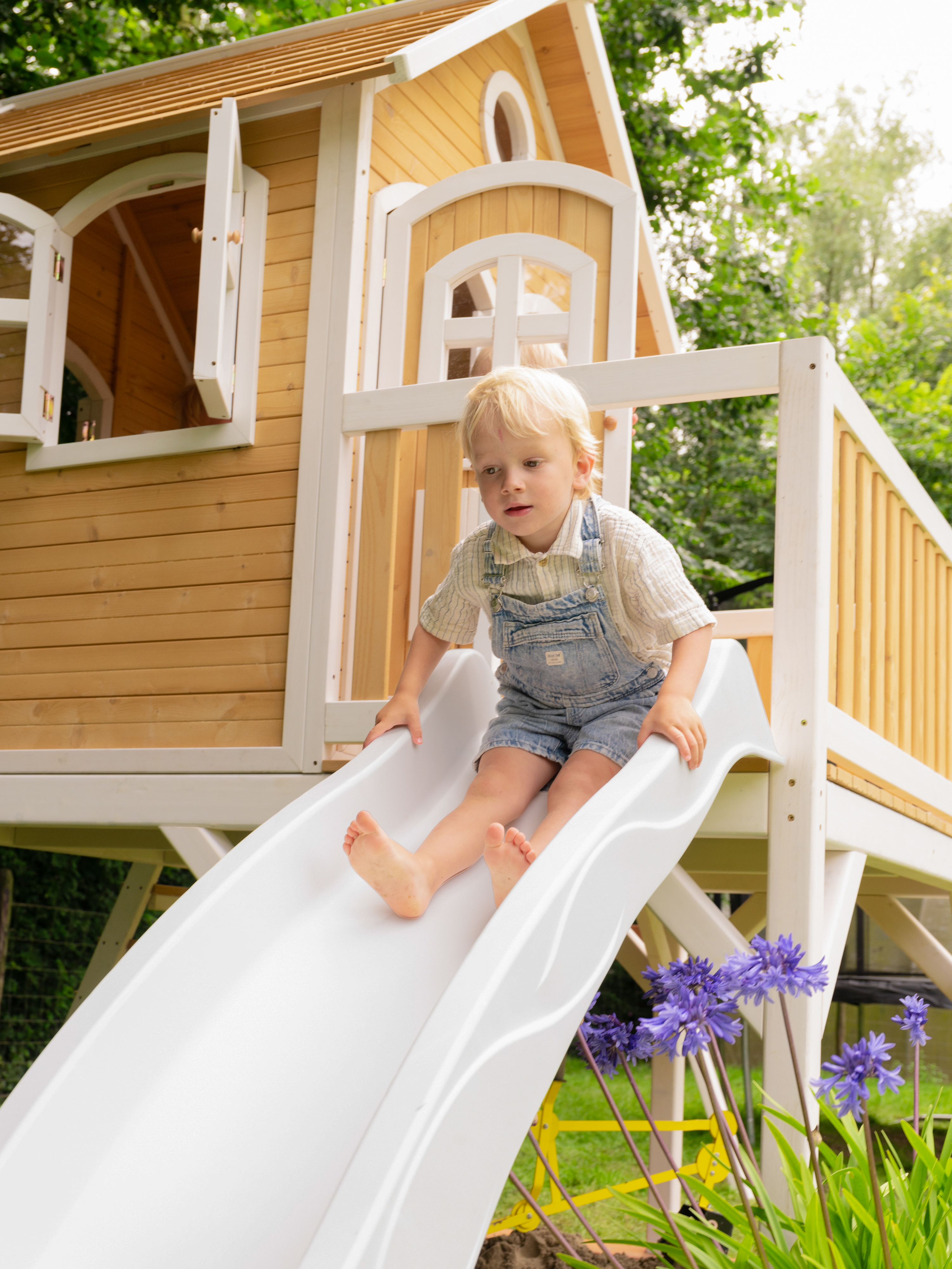 AXI Liam Playhouse with Double Swing Set Brown/White - White Slide