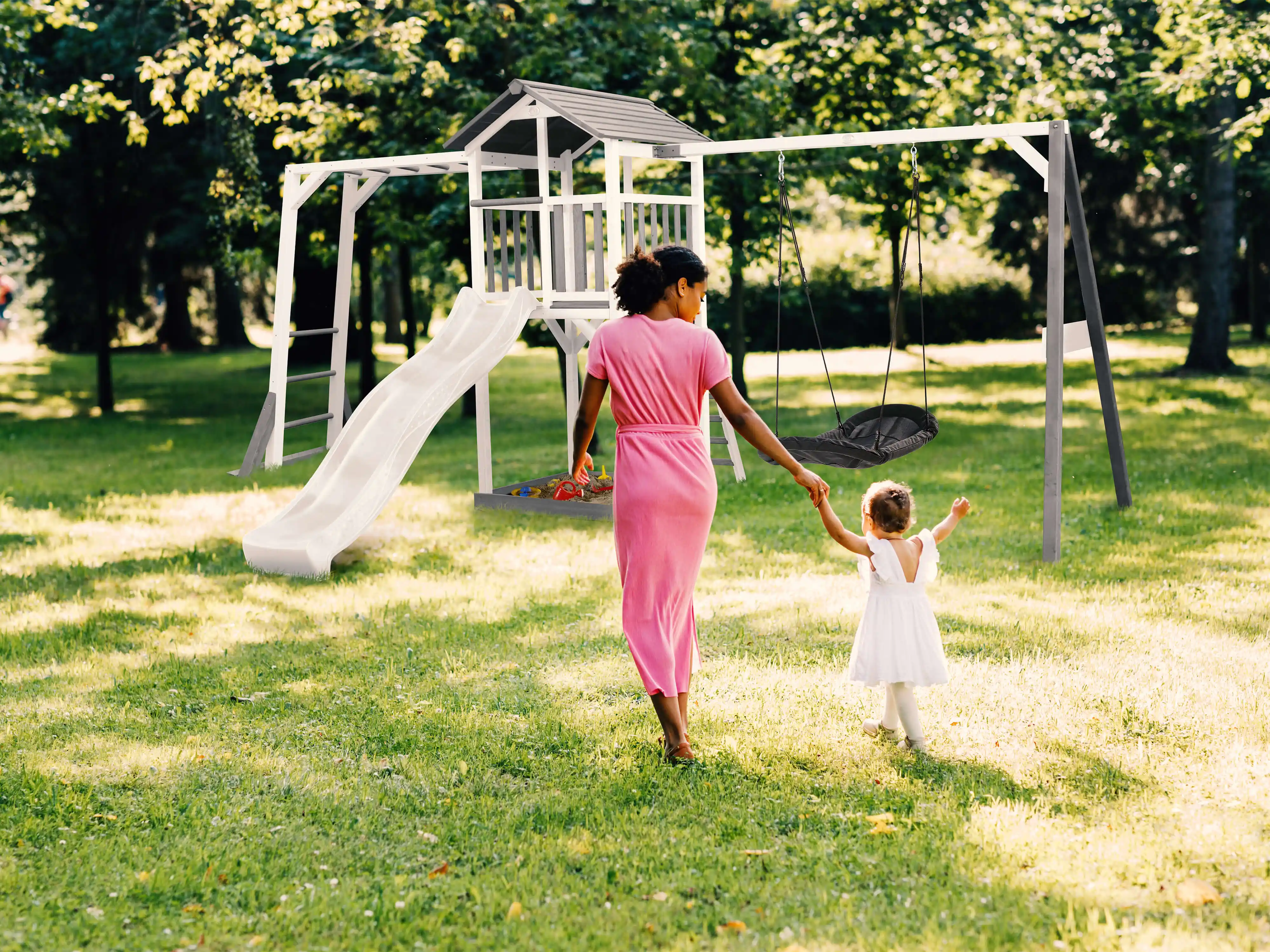 AXI Beach Tower with Roxy Nest Swing Set Grey/White - White Slide