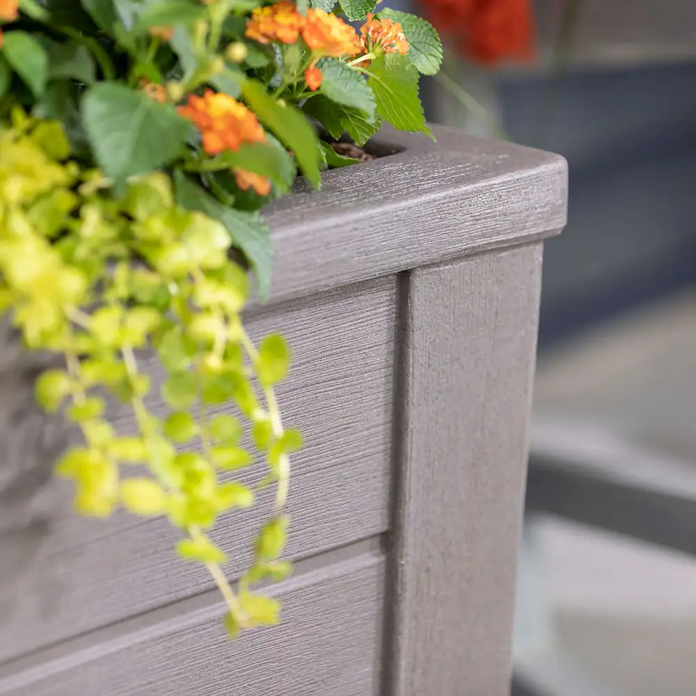 Step2 Lakewood Planter Box - Dark Cedar