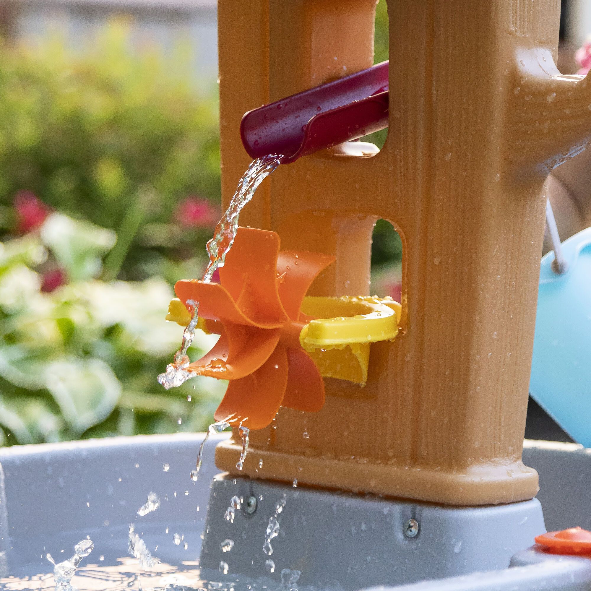 Step2 Rain Showers Splash Tub Water Table