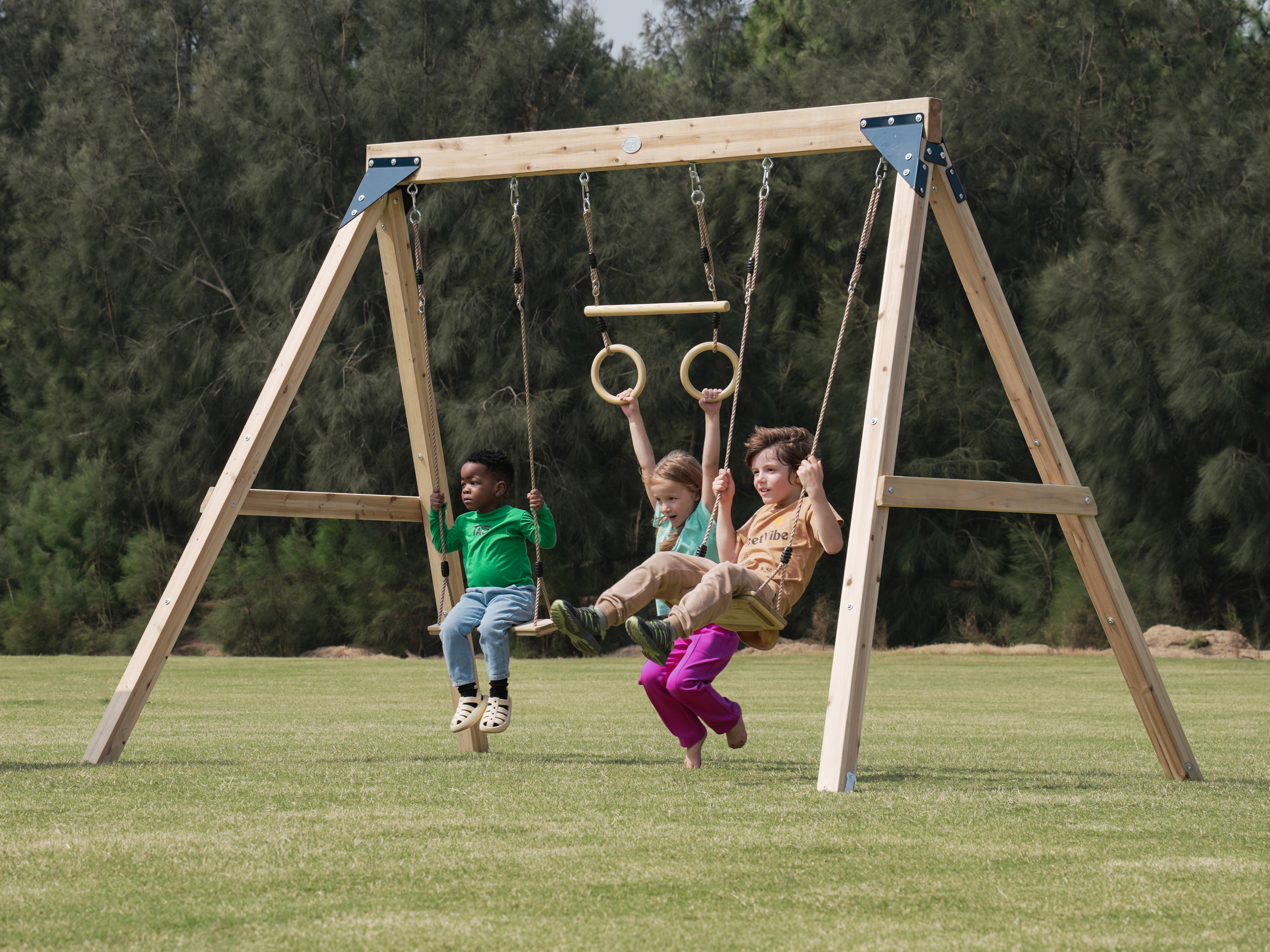 AXI Maya Double Swing Set with Trapeze