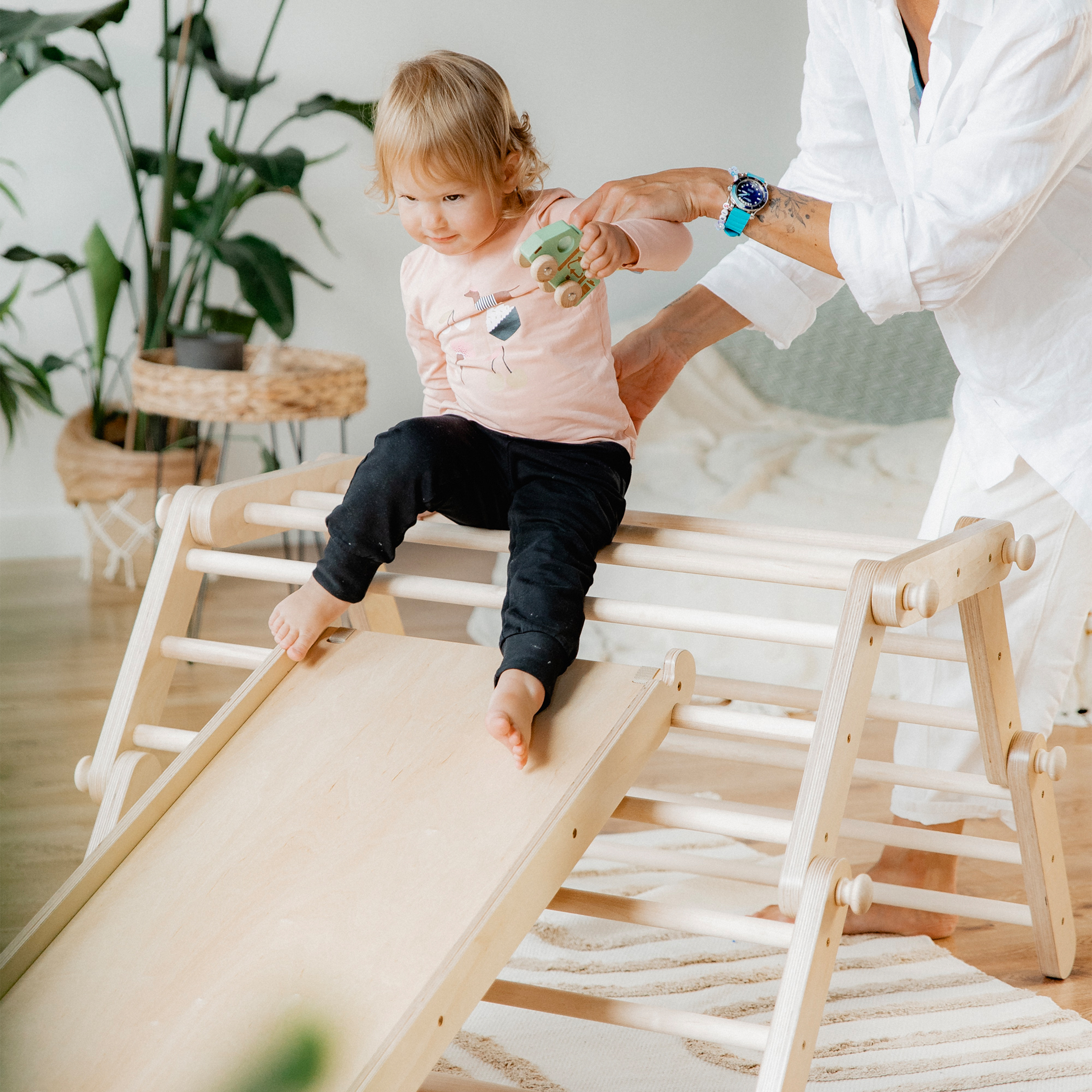 Ette Tete Fipitri modifiable Climbing Frame with ramp