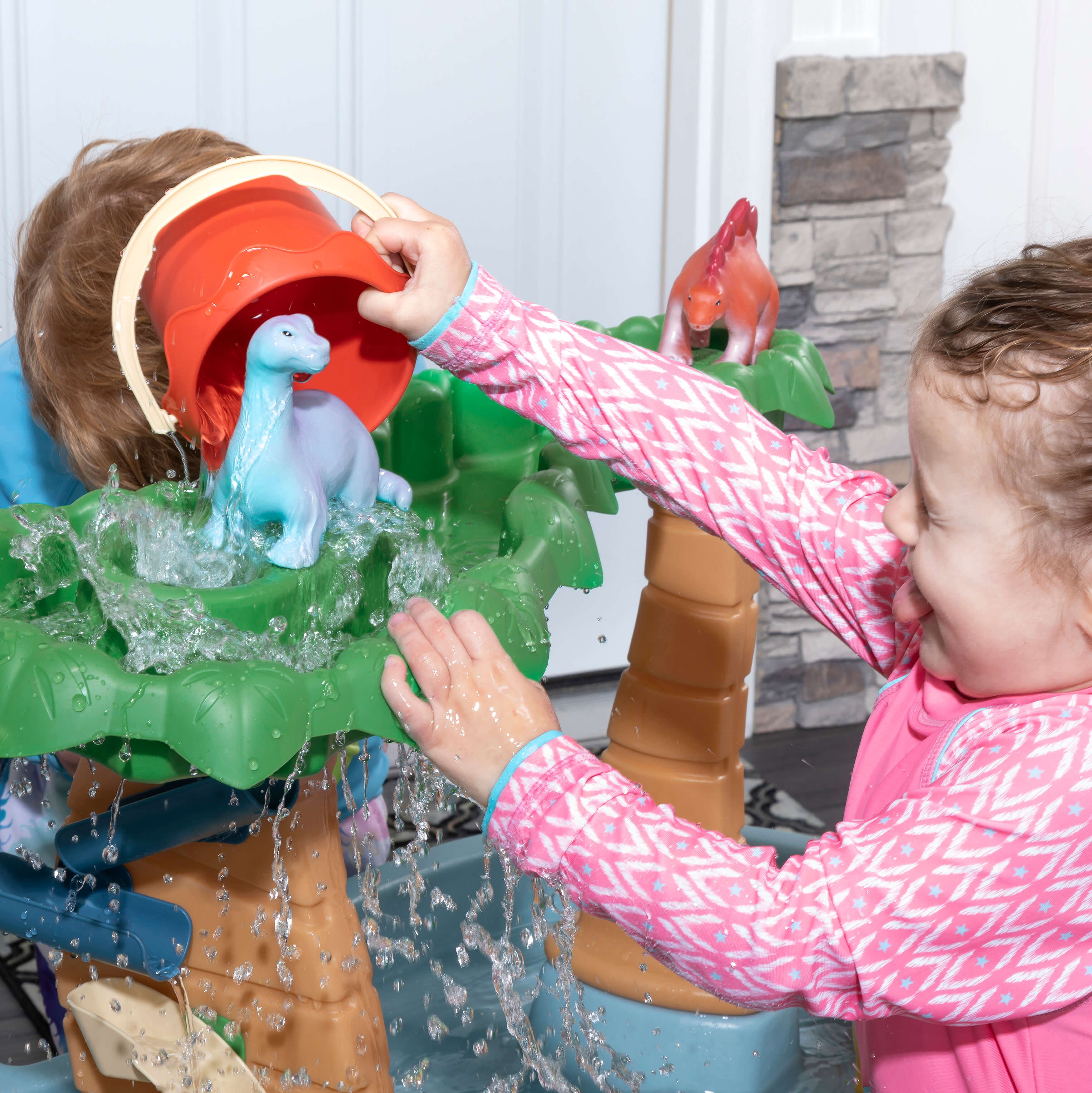 Step2 Dino Showers Water Table