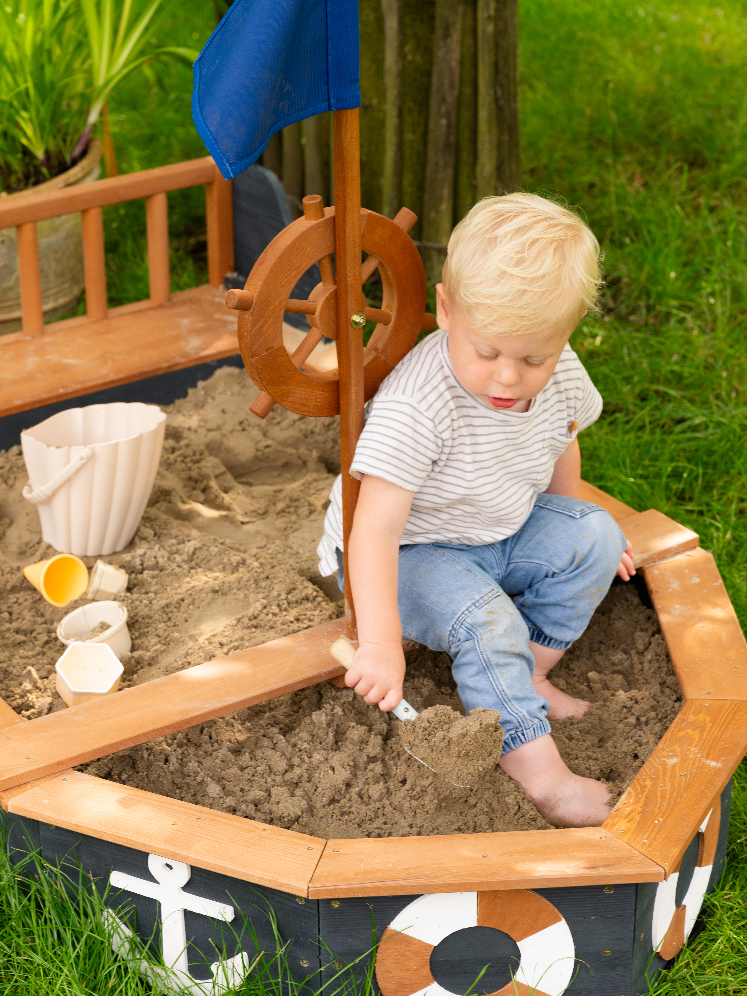 AXI Doris Boat Sandbox with storage bench - Anthracite/Brown