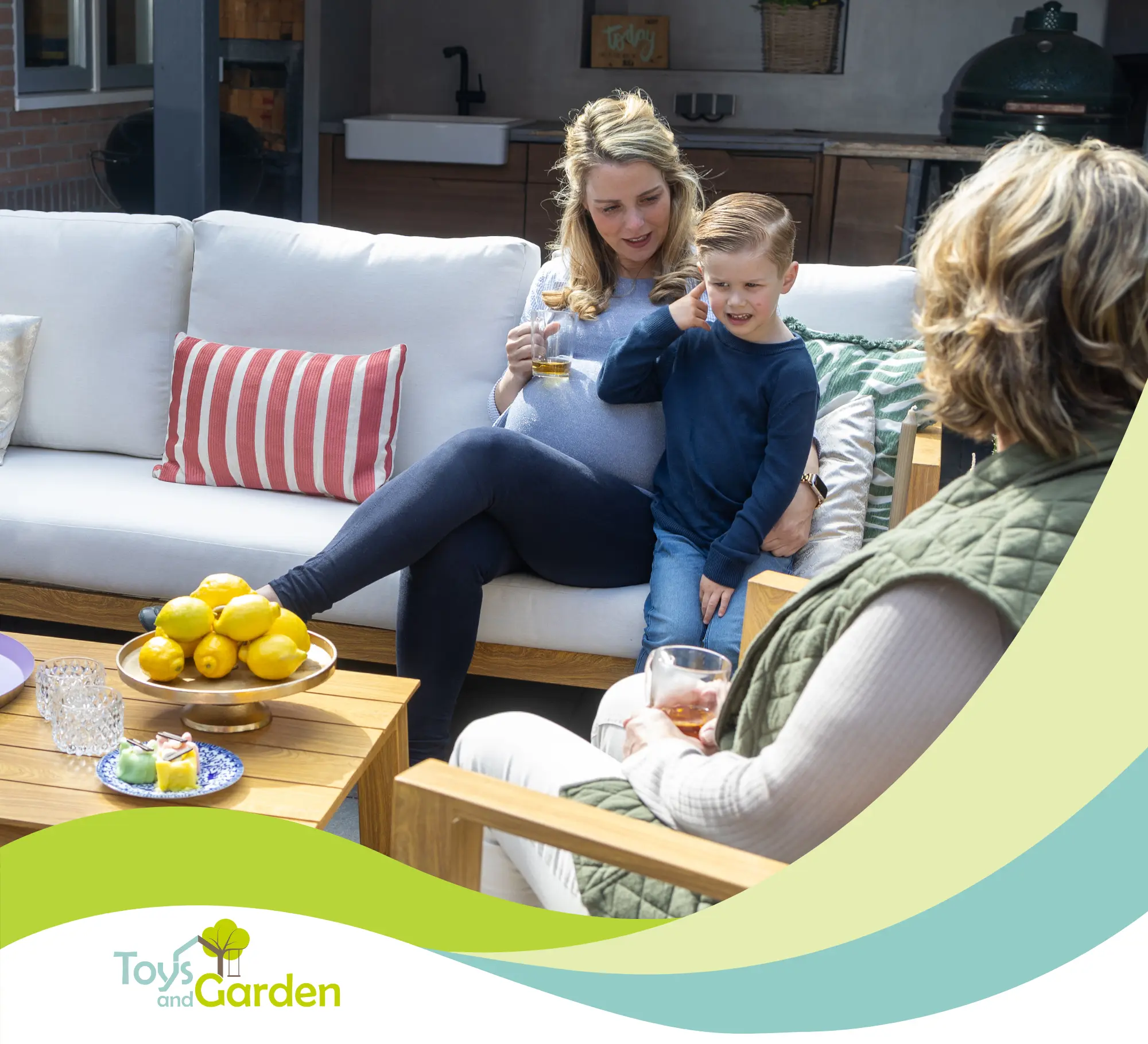 Spoil your mom with relaxation and style: the best Mother’s Day gifts for the garden