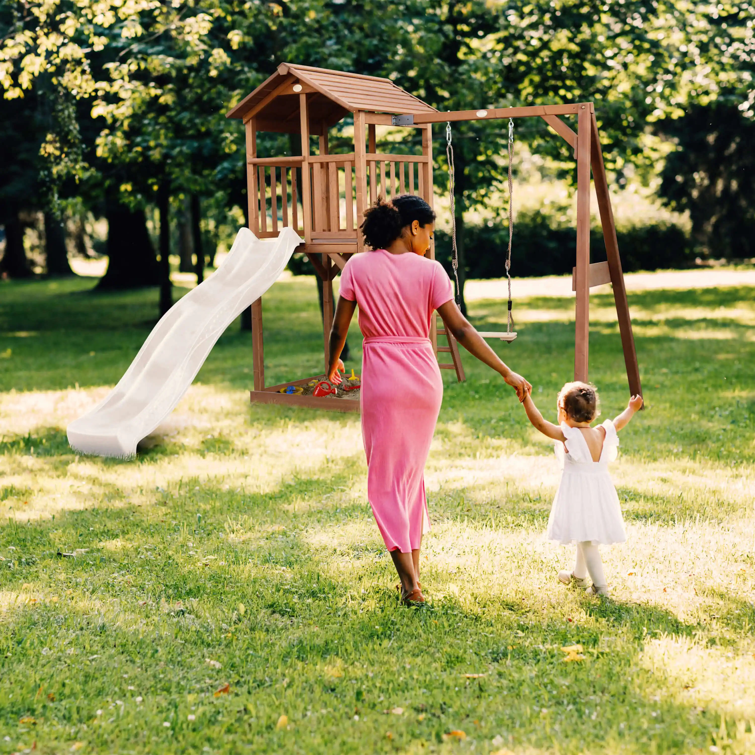 AXI Beach Tower with Single Swing Set Brown - White Slide