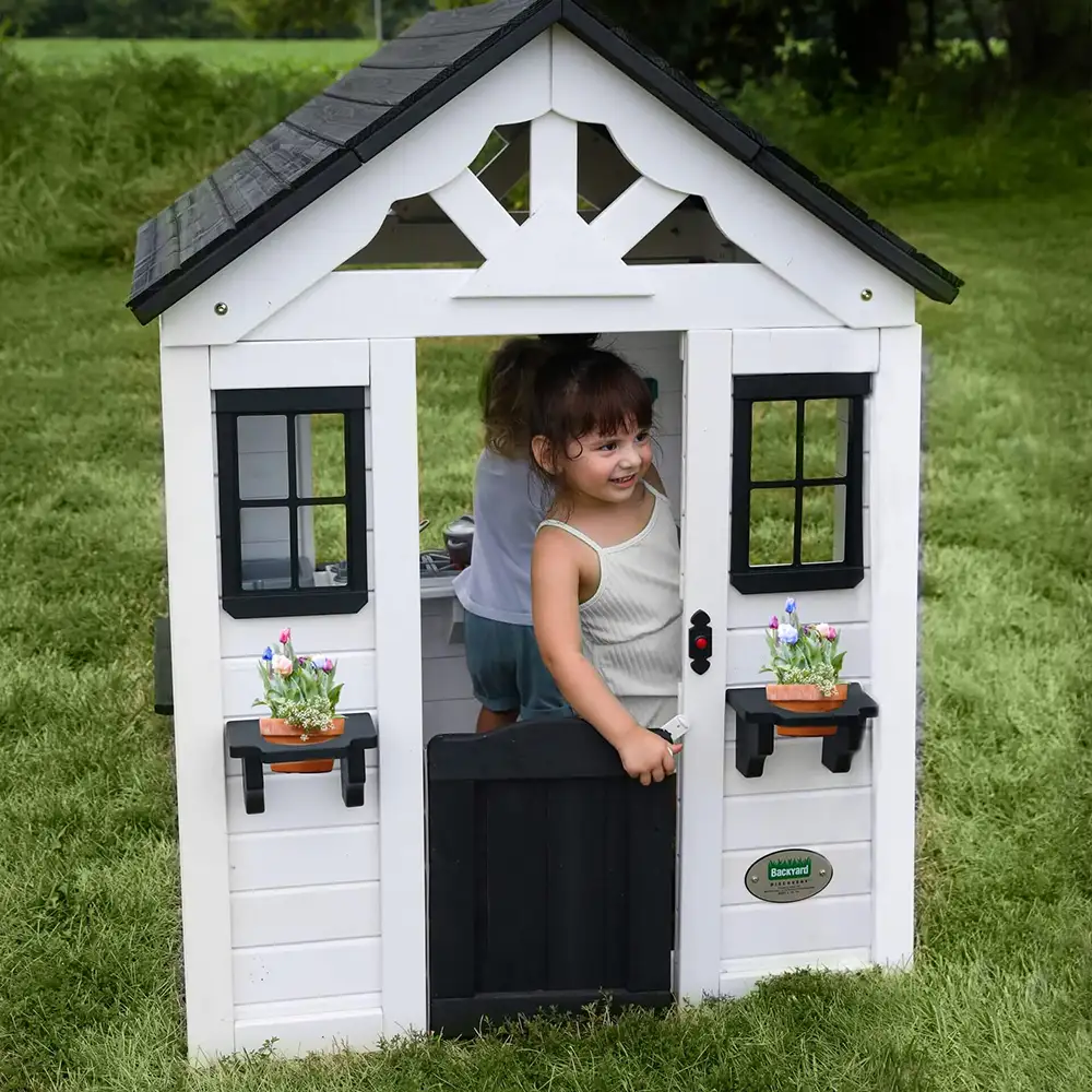 Backyard Discovery Sweetwater Playhouse White/Black