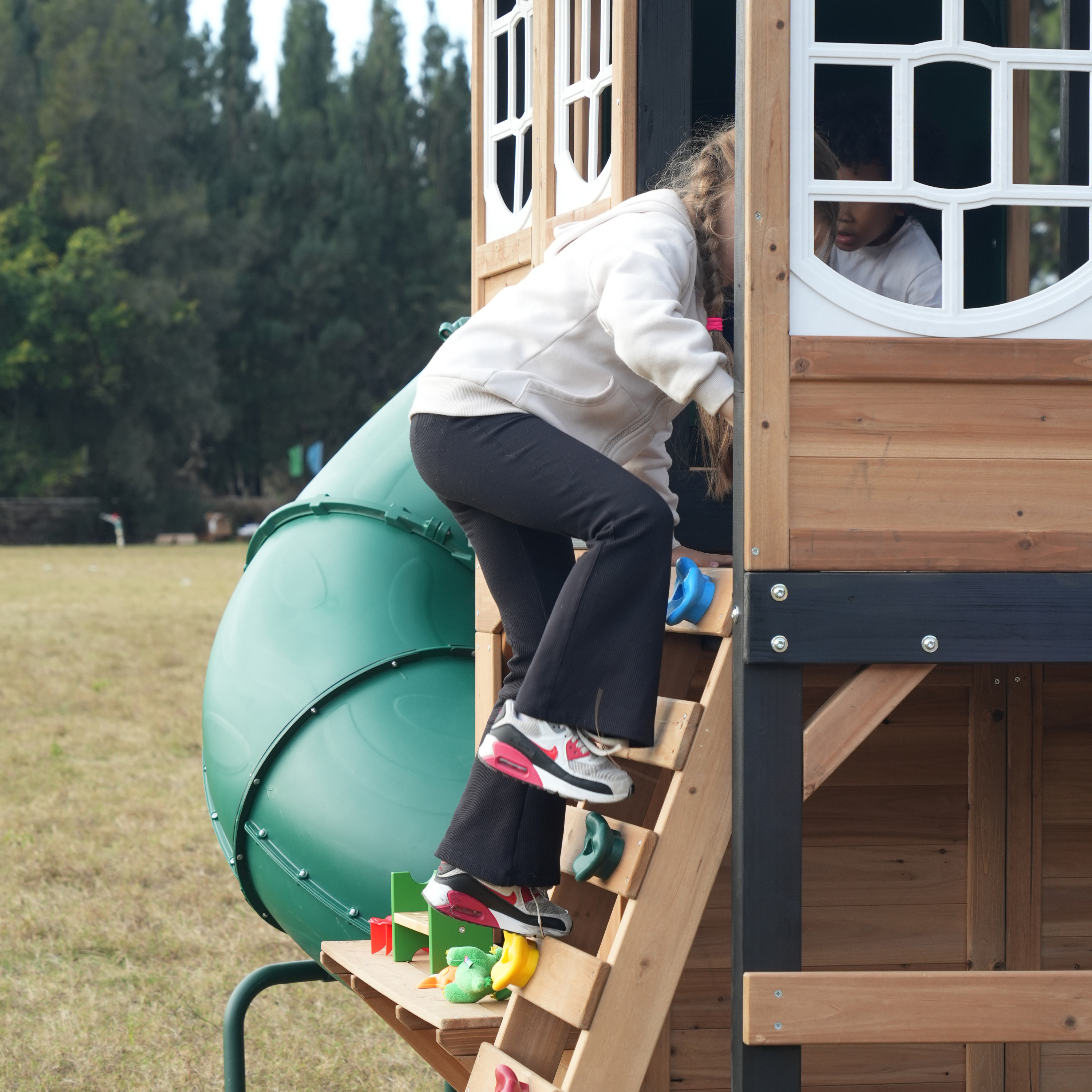 AXI Noud Climbing Frame with Playhouse, Swings, Trapeze and Climbing Wall – Lime Green Slide and Tube Slide