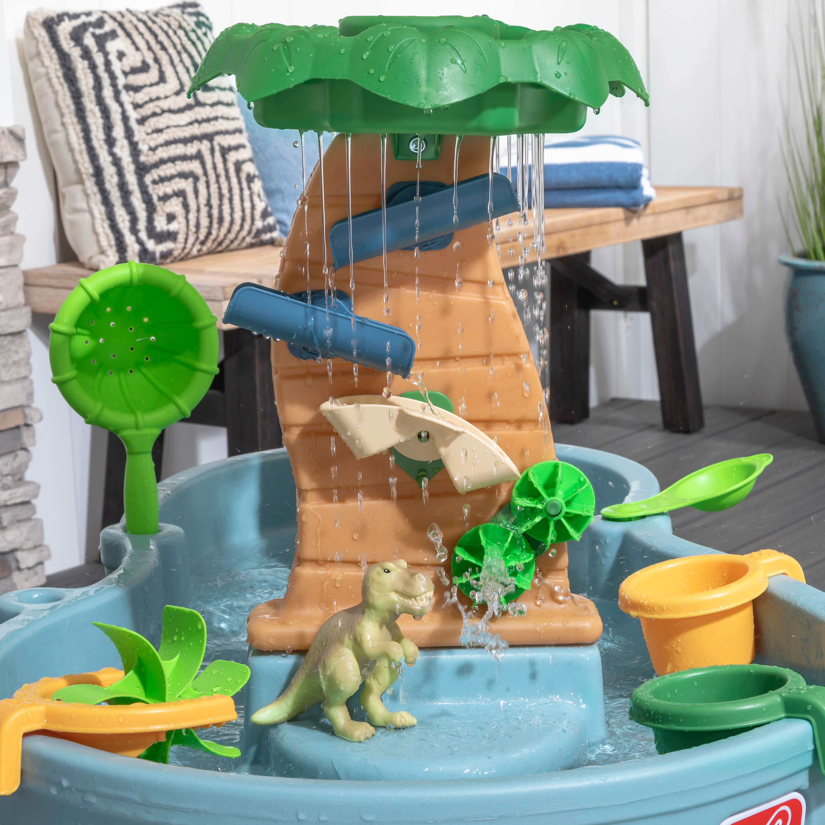 Step2 Dino Showers Water Table