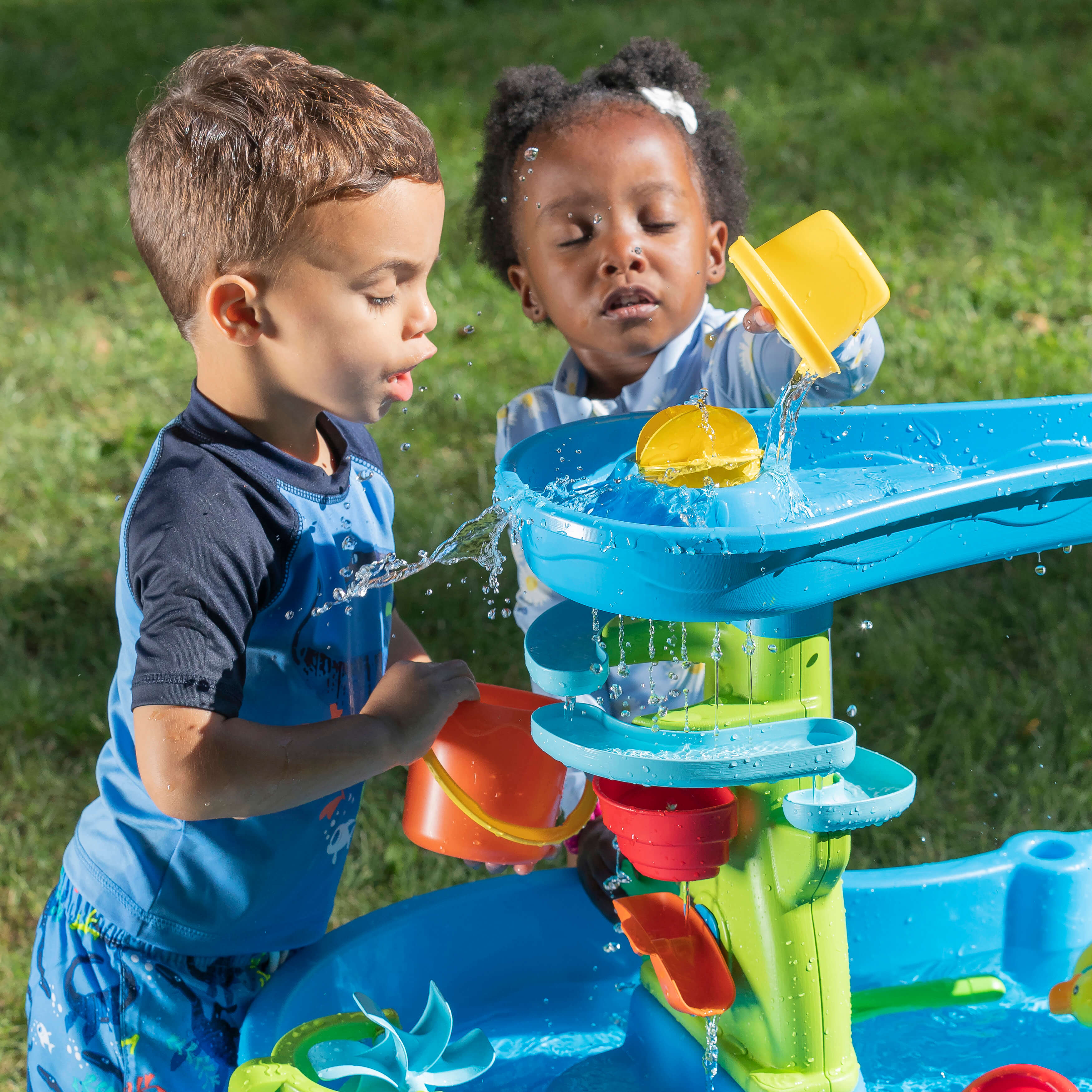 Step2 Double Showers Splash Water Table