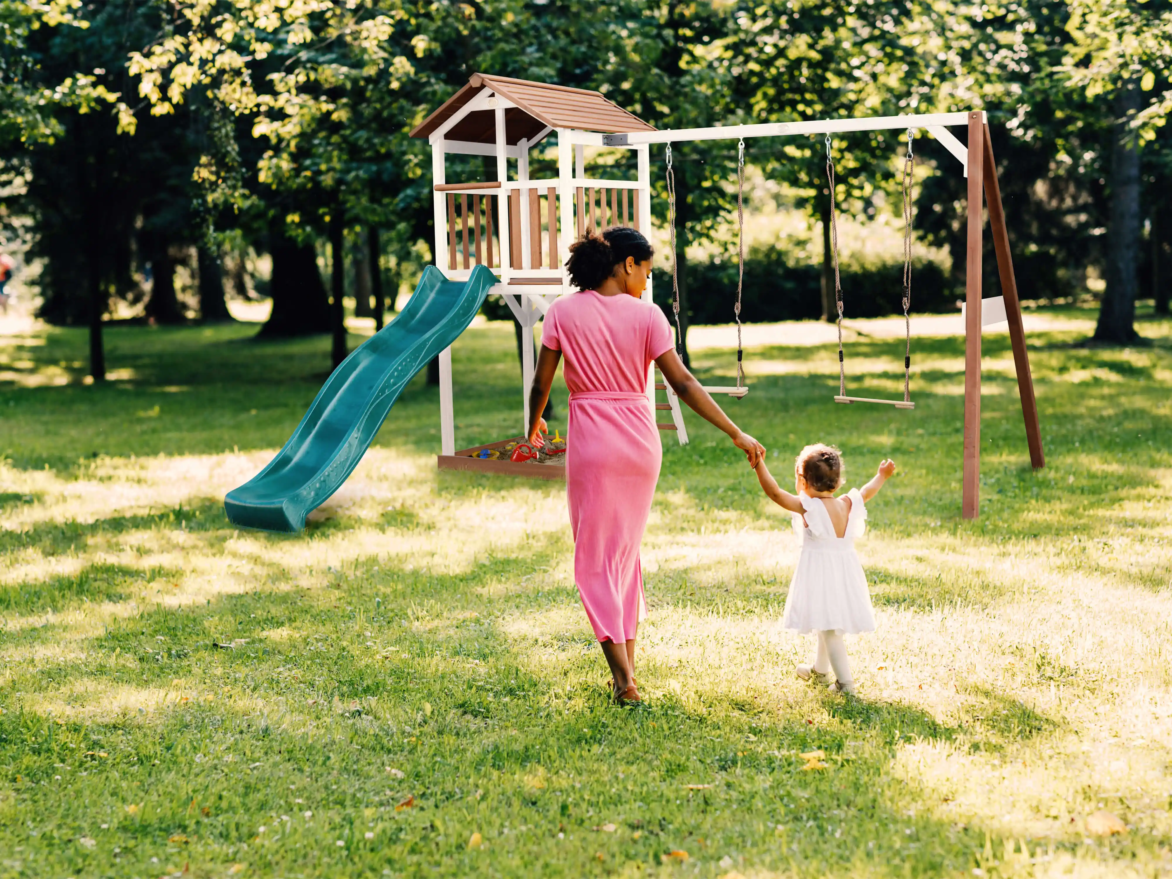 AXI Beach Tower with Double Swing Set Brown/White - Green Slide