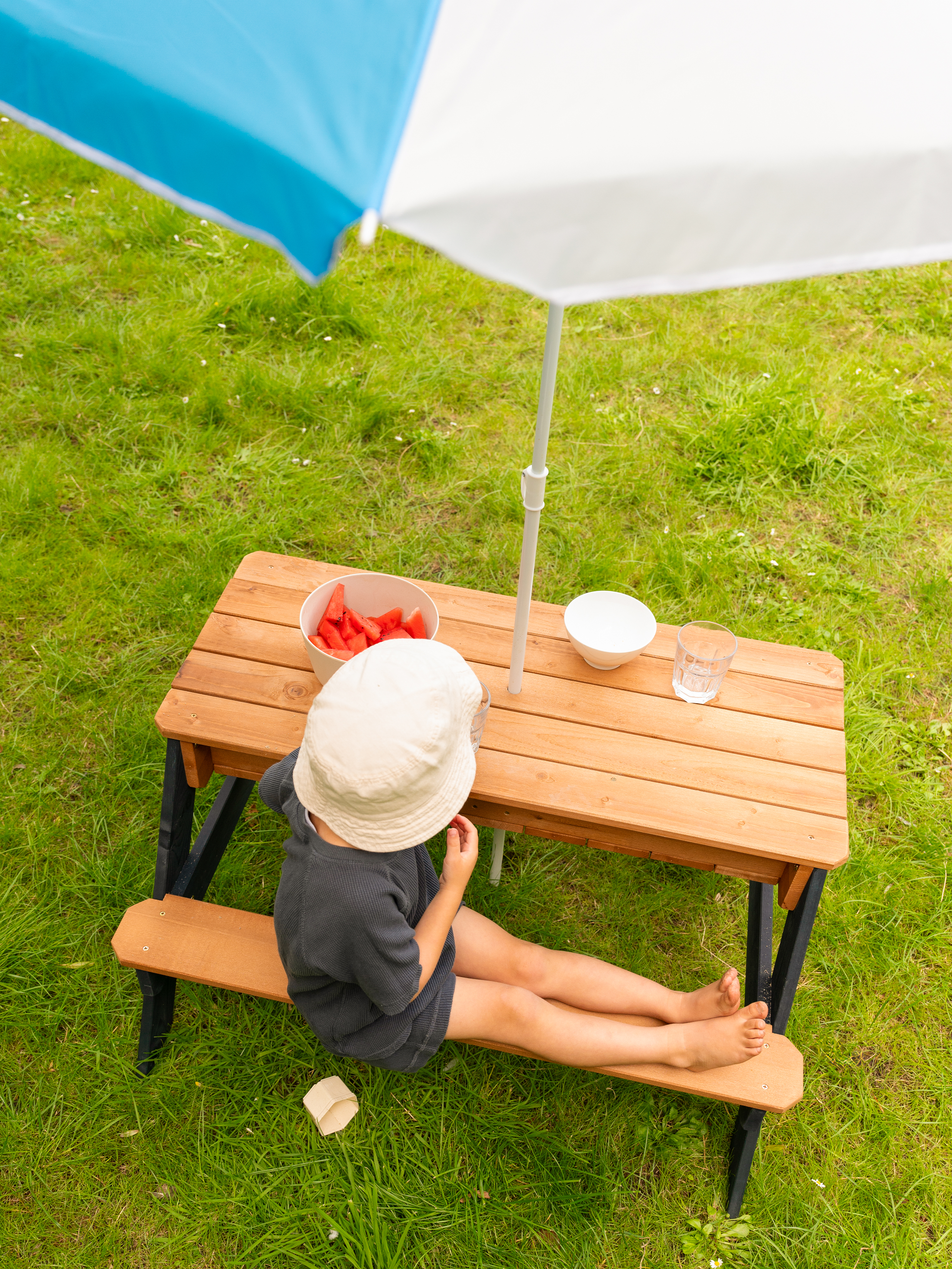 AXI Nick Zand & Water Picknicktafel Antraciet/bruin Limited - Parasol Blauw/wit
