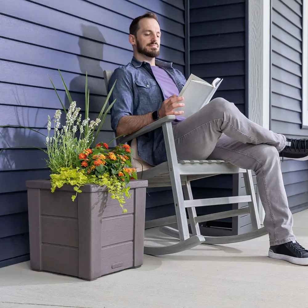 Step2 Lakewood Planter Box - Dark Cedar