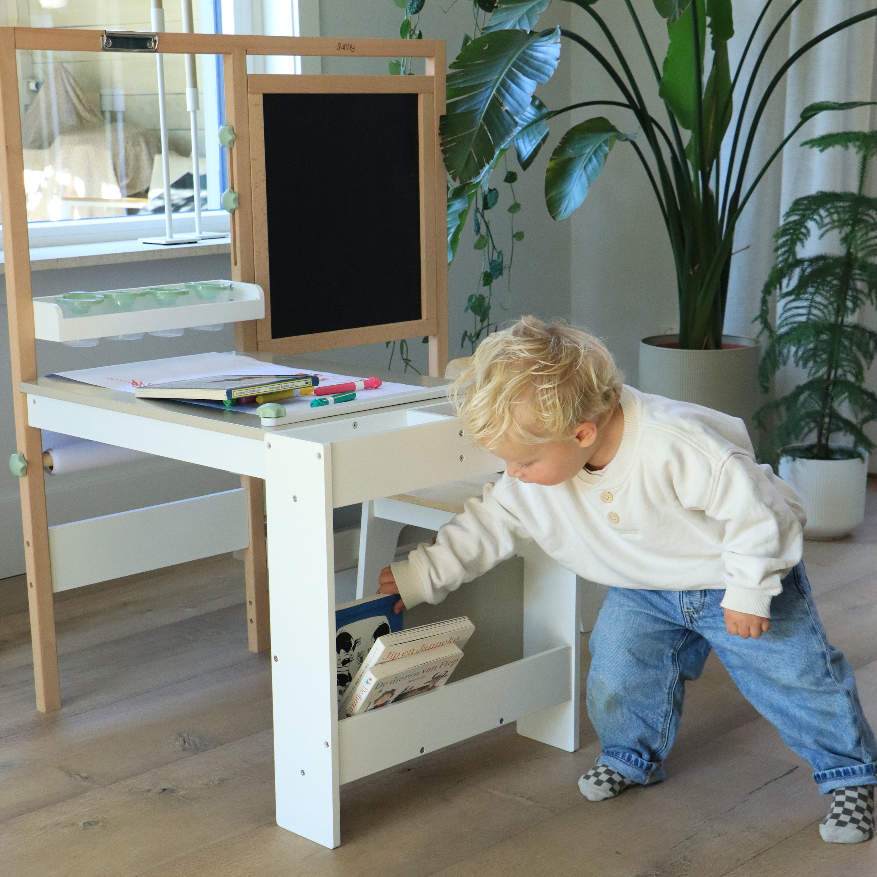 Sunny Olivia Drawing and Craft Table