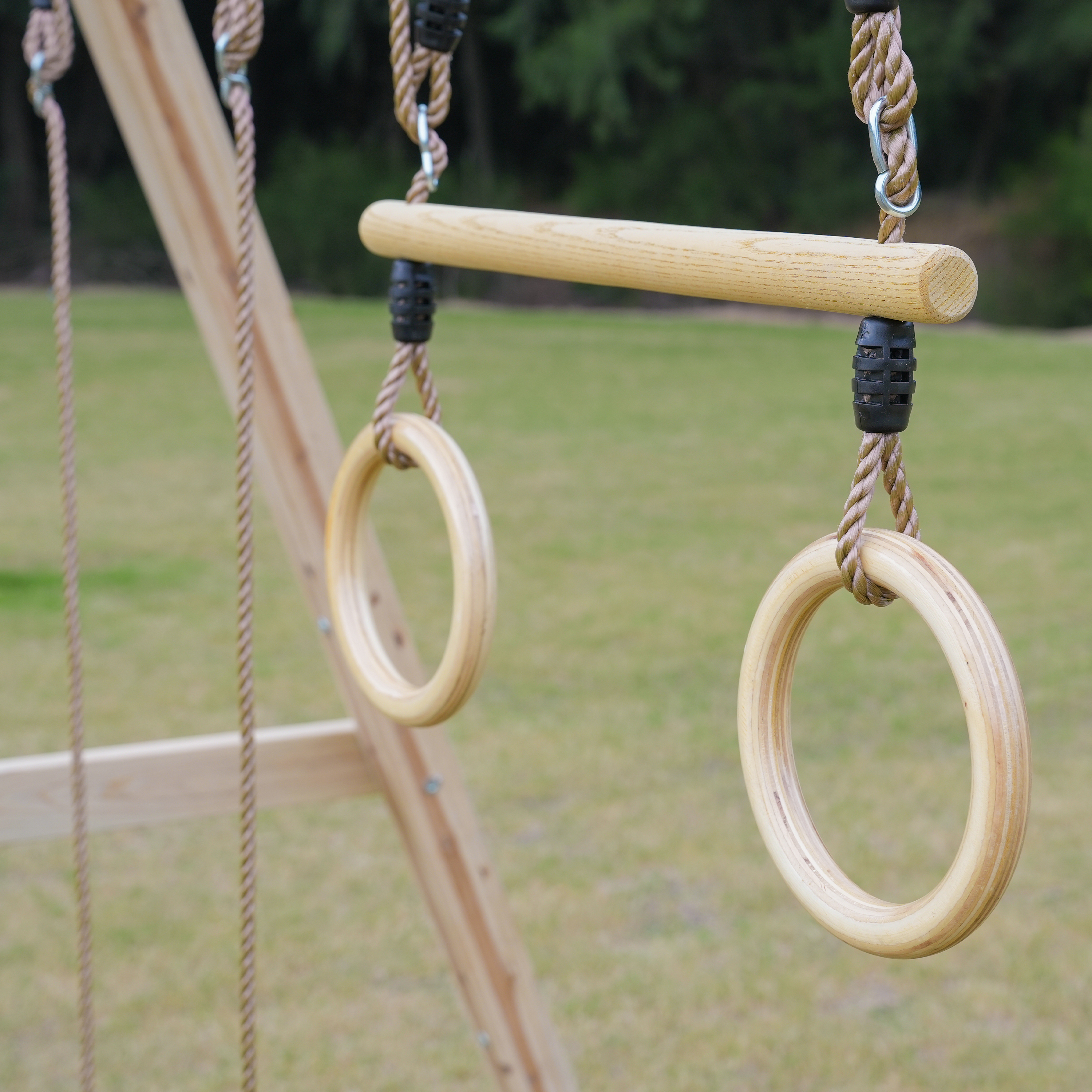 AXI Maya Double Swing Set with Trapeze